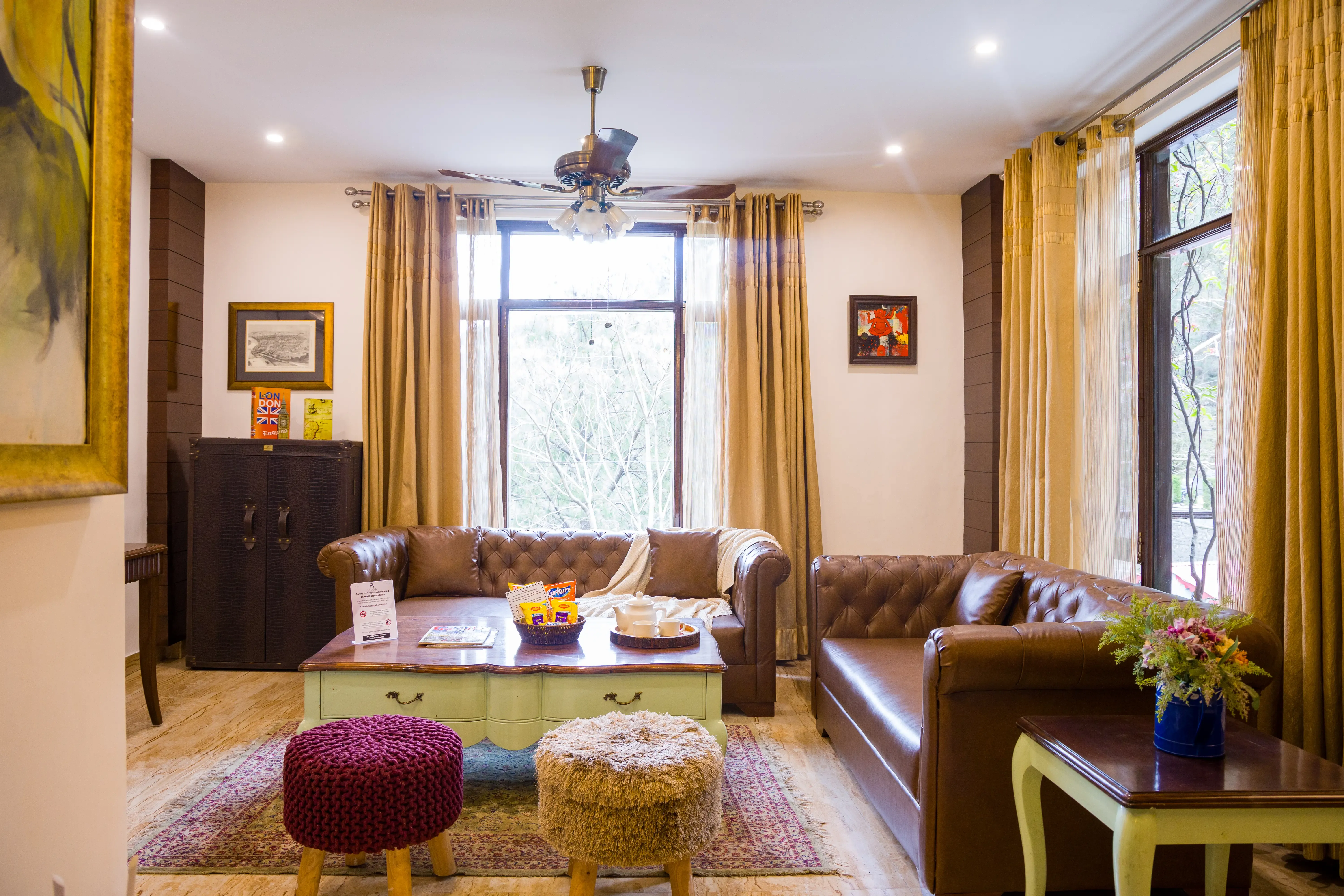 Kasauli Woods Cottage | Hillside 3-BHK Retreat With Outdoor Lounge, Balcony & Scenic Views — photo 9