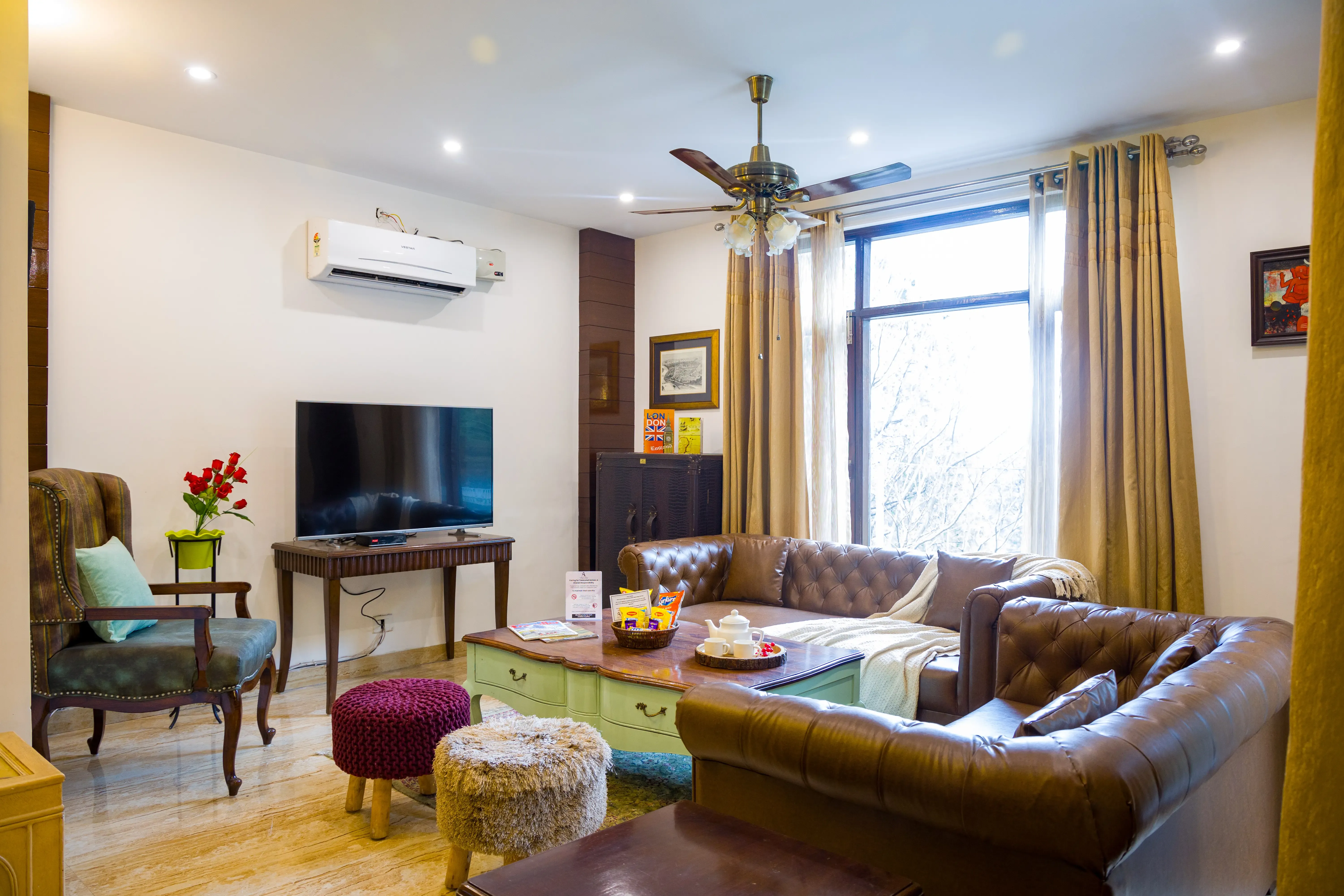 Kasauli Woods Cottage | Hillside 3-BHK Retreat With Outdoor Lounge, Balcony & Scenic Views — photo 3