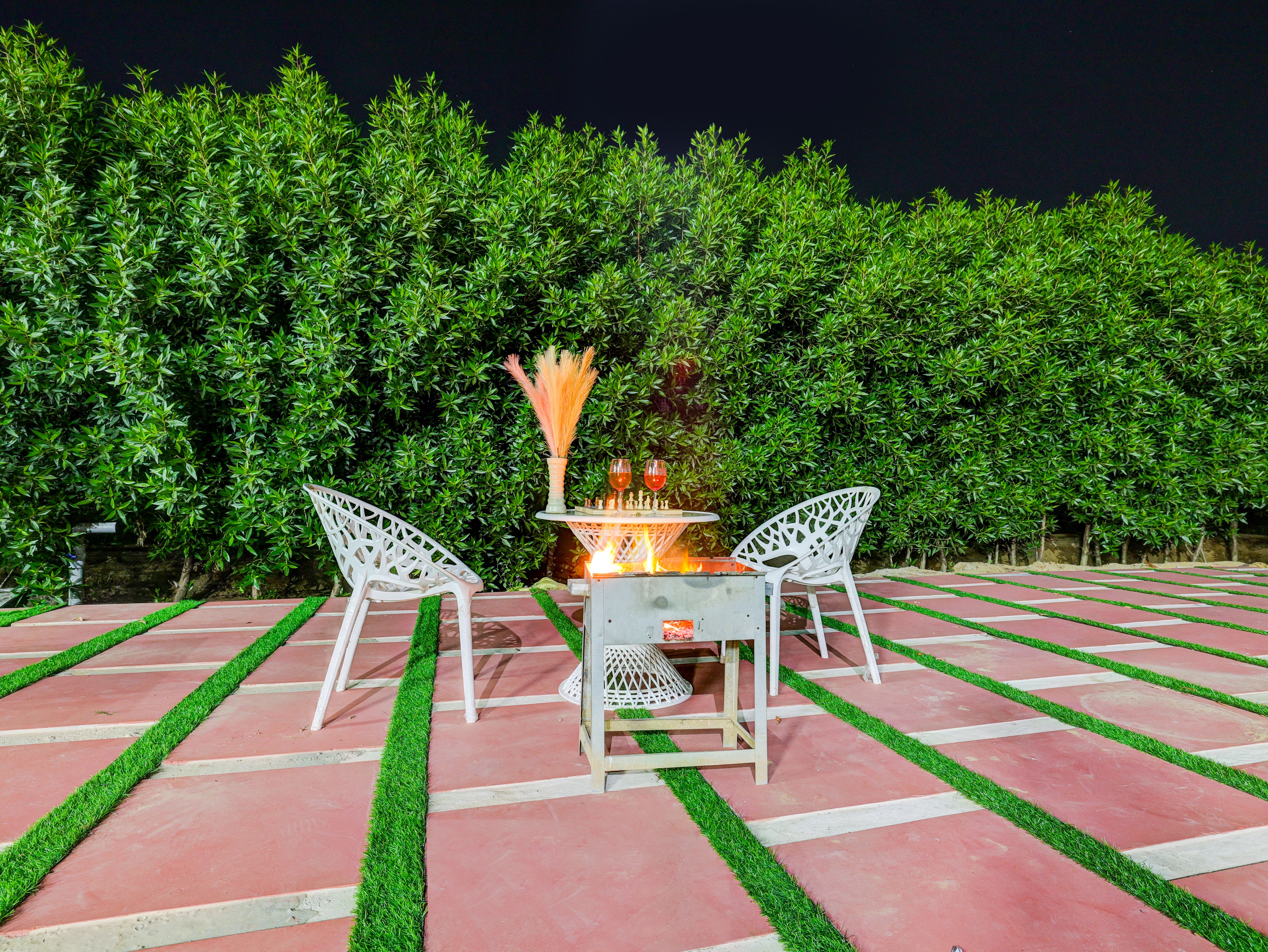 Lustra | 3-BHK Farmhouse With Private Pool, Lawn, Terrace & Bonfire | Near Mini Ladakh — photo 4