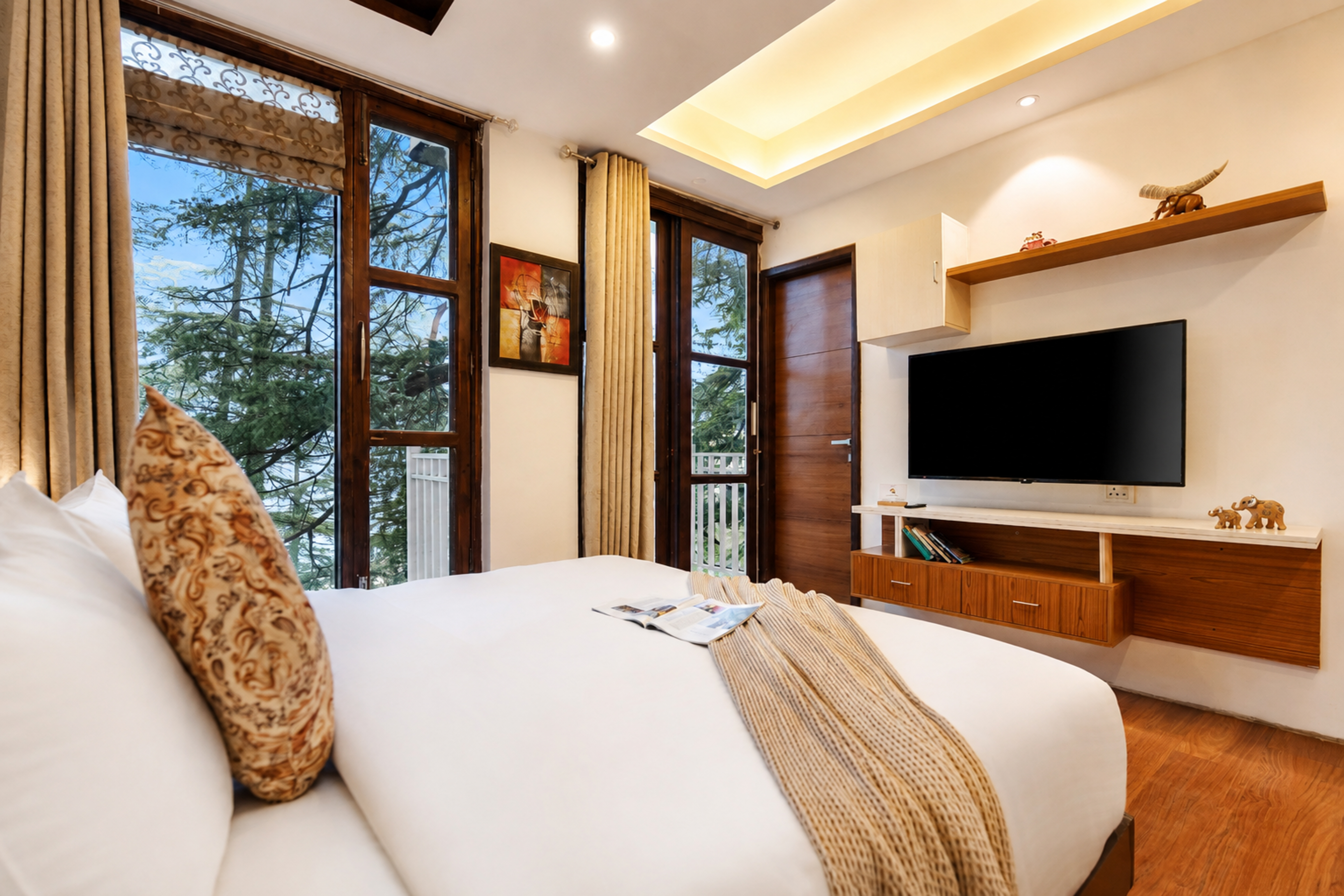 Kail Holiday In Homestay | Pet-Friendly 1 BHK Hill-View Apartment with Private Balcony, Reception, & Indoor Games — photo 12