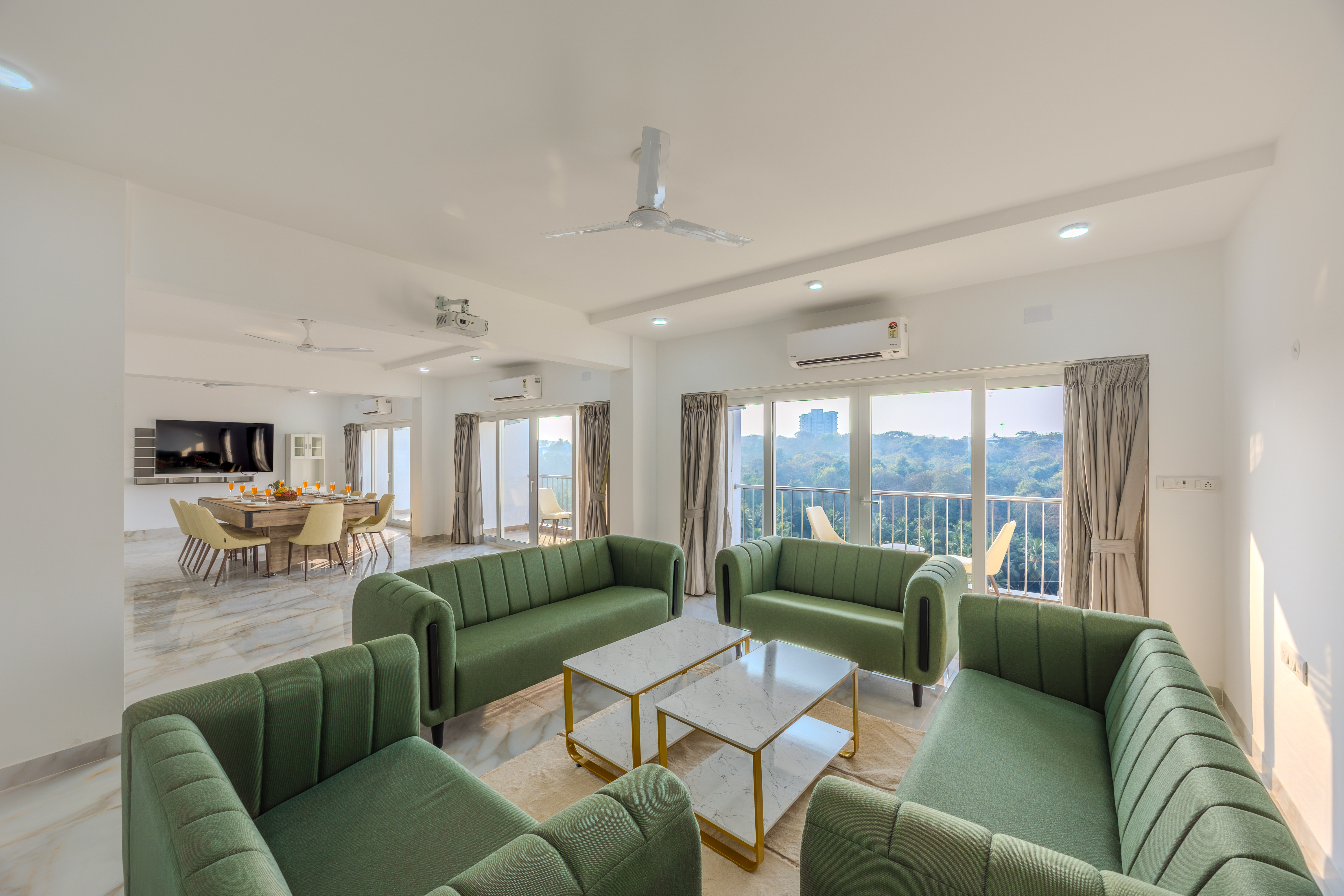 MidPoint Uno Suite | Pet-friendly 1-Room with Shared Outdoor Pool, Living Area & Entertainment Lounge | Lift Access — photo 9