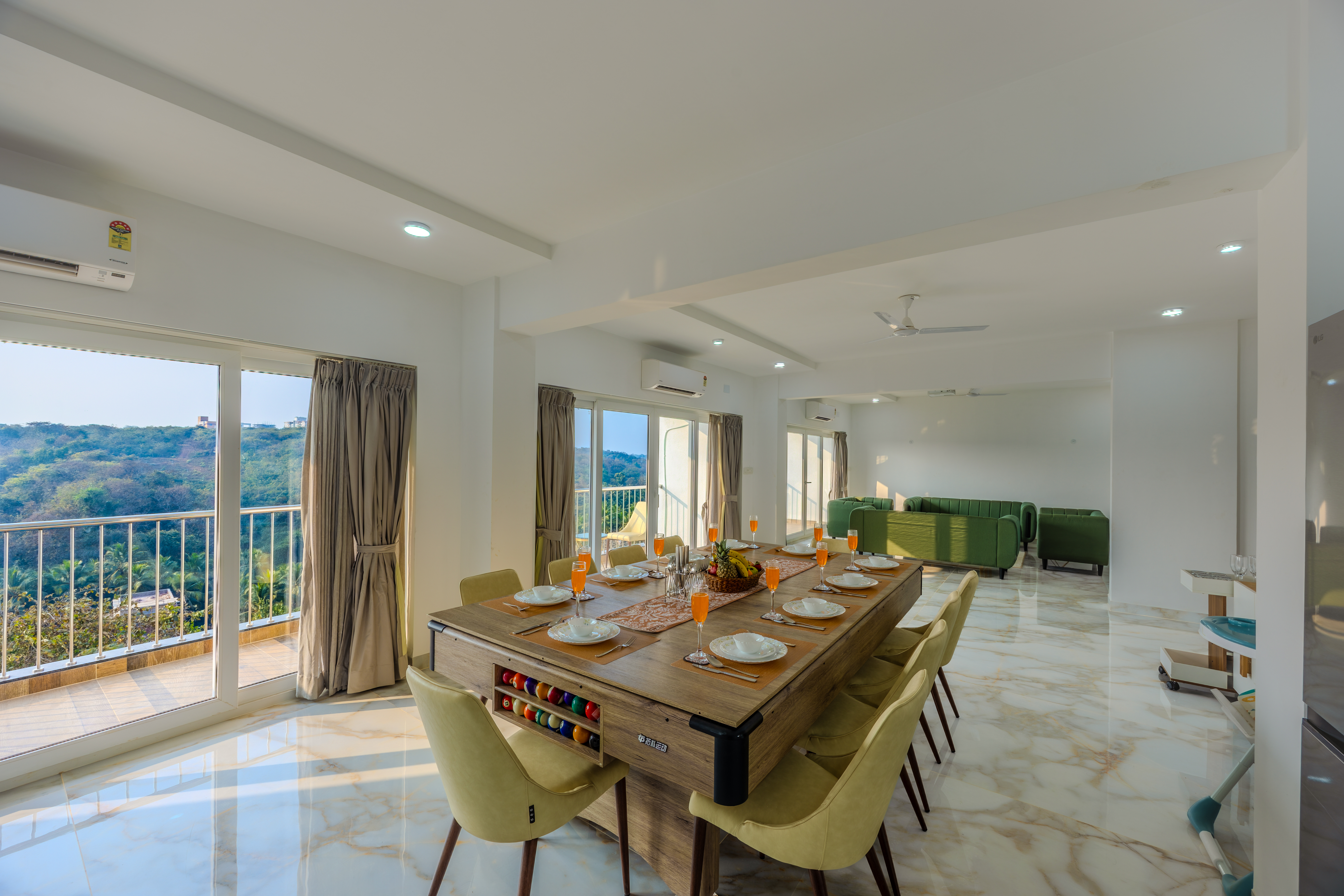 MidPoint Uno Suite | Pet-friendly 1-Room with Shared Outdoor Pool, Living Area & Entertainment Lounge | Lift Access — photo 10