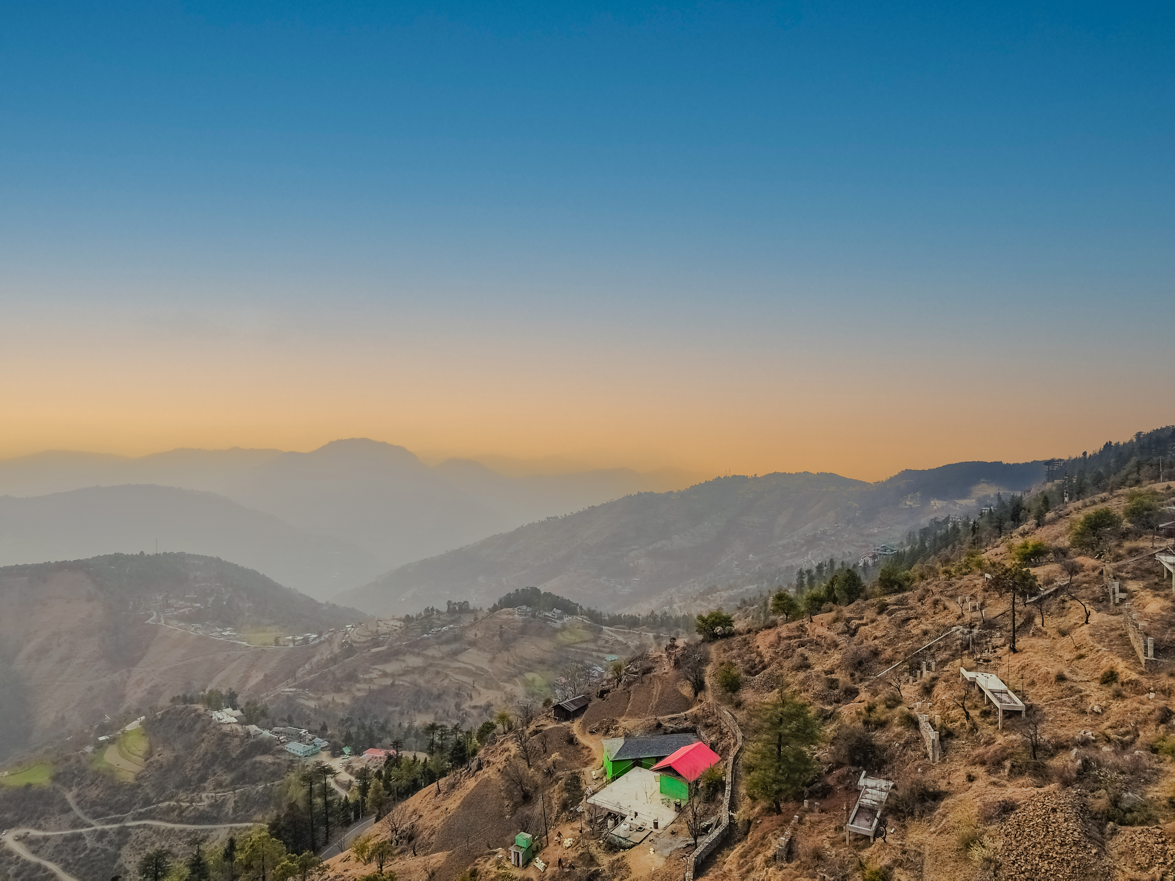 The Ridgeview Retreat Amelia | Hillside 2-Room Suite with Private Balcony, Bathtub & Restro | Near Naldehra Golf Course | Pet-friendly — photo 30
