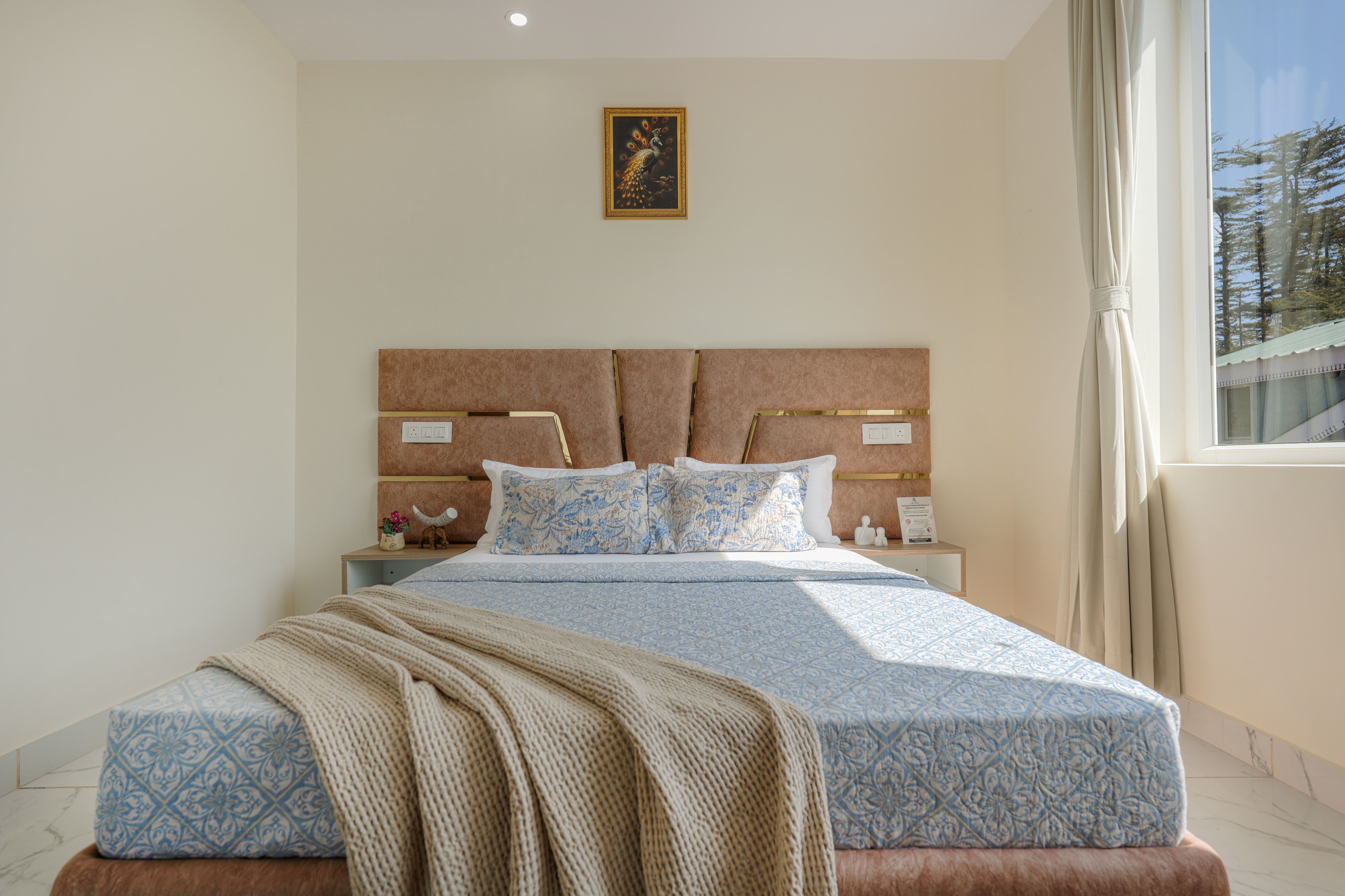 The Ridgeview Retreat Amelia | Hillside 2-Room Suite with Private Balcony, Bathtub & Restro | Near Naldehra Golf Course | Pet-friendly — photo 17