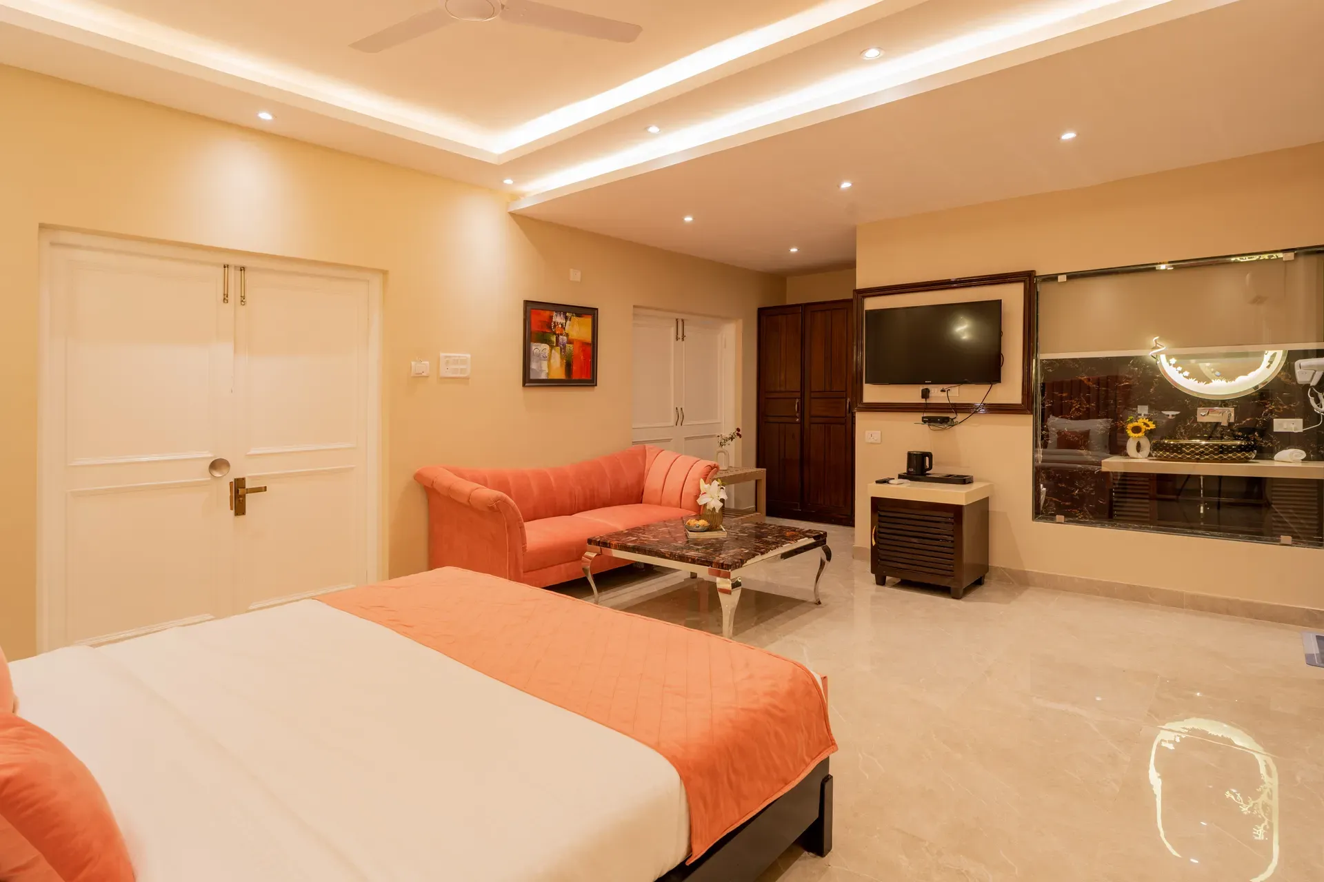 Emperor Ozran | Superior With Common Pool, Restaurant & Bar — photo 15