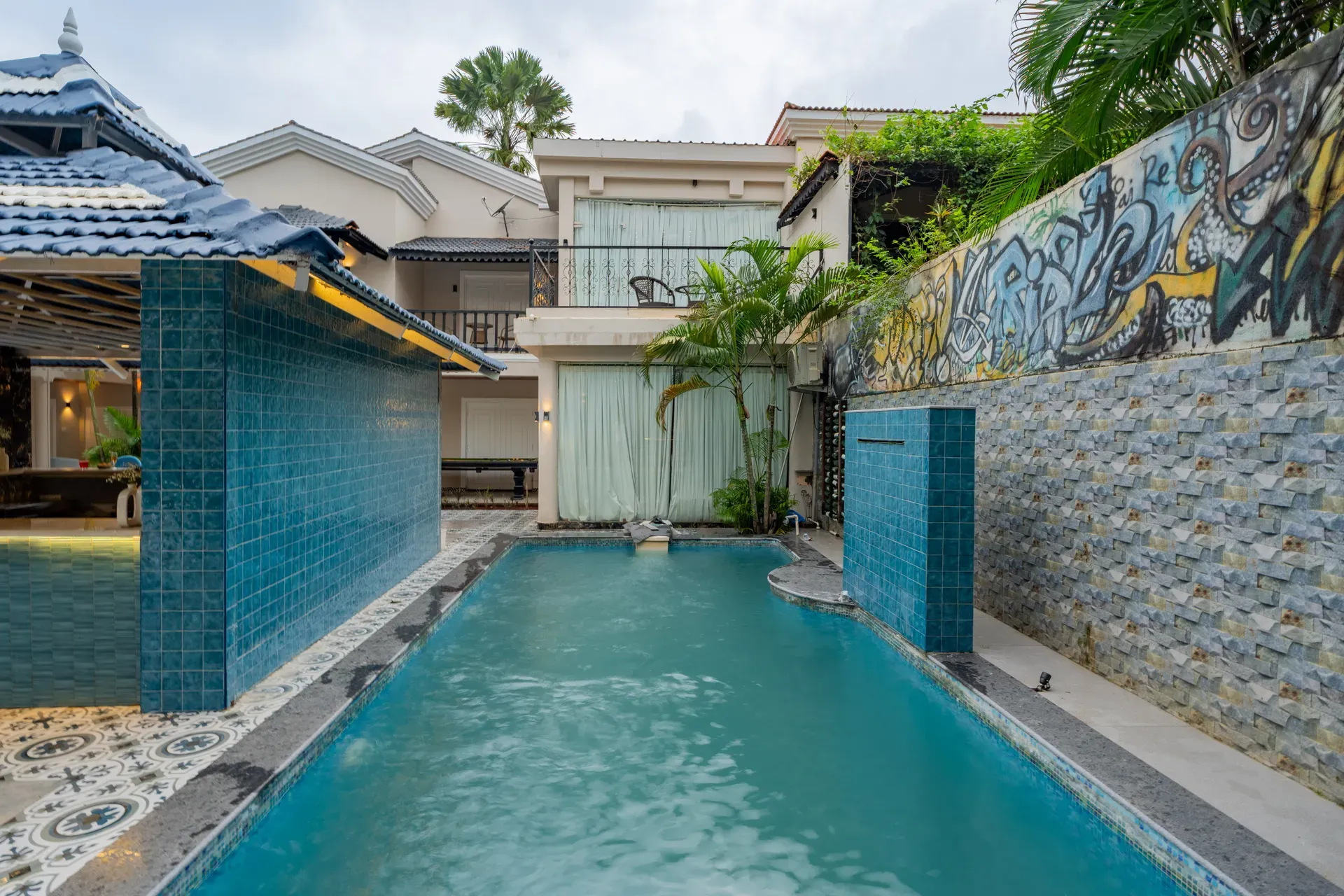 Emperor Ozran | Superior With Common Pool, Restaurant & Bar — photo 5