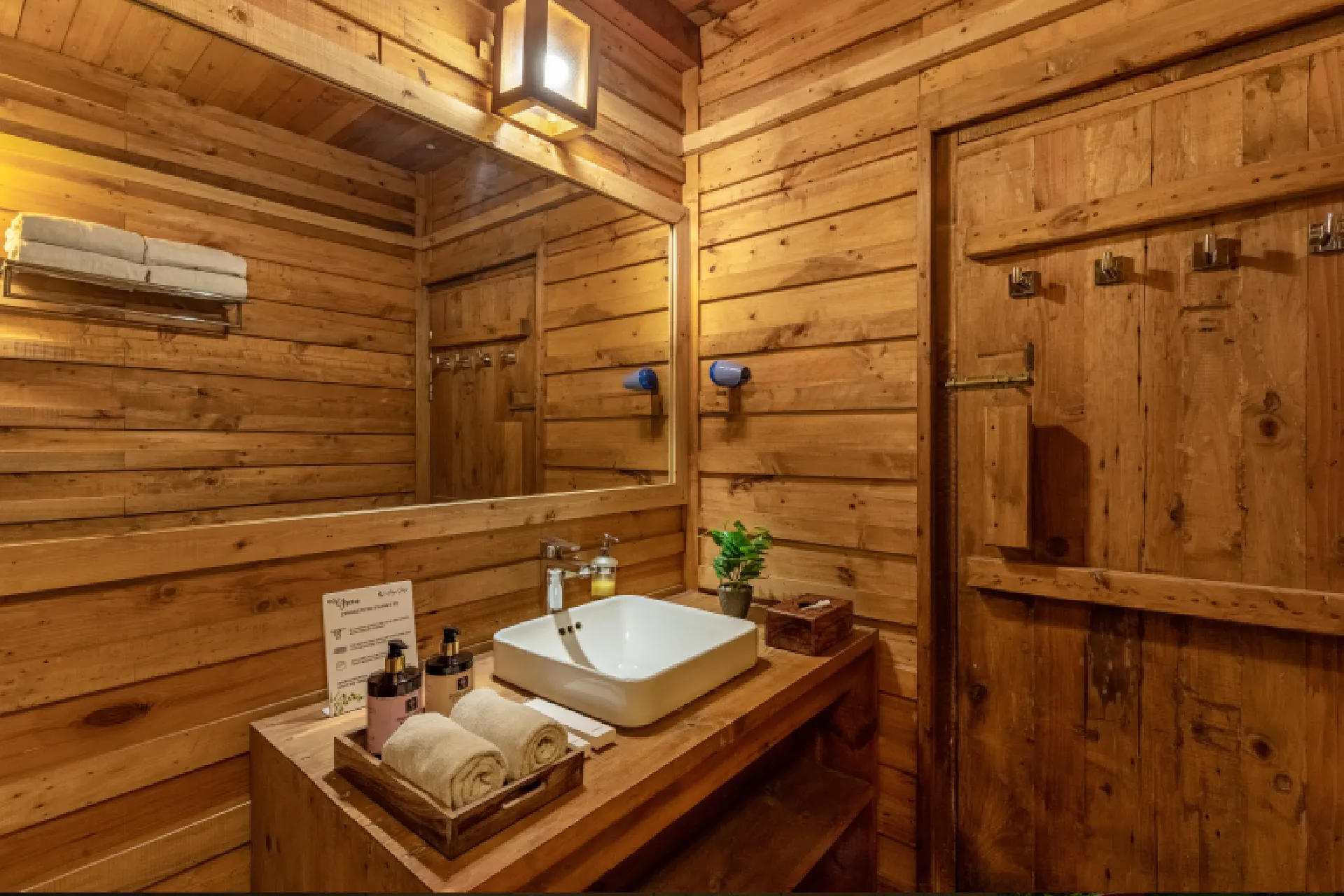 Suro Woodcrest Chalet | Pet-friendly Stay With Loft, Restaurant & Outdoor Seating — photo 27