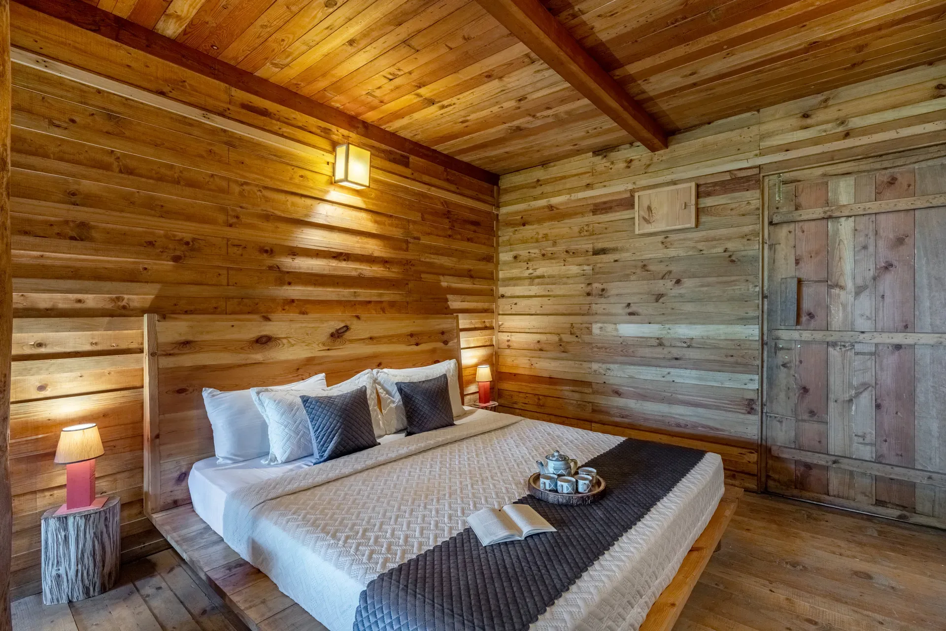 Suro Woodcrest Chalet | Pet-friendly Stay With Loft, Restaurant & Outdoor Seating — photo 19