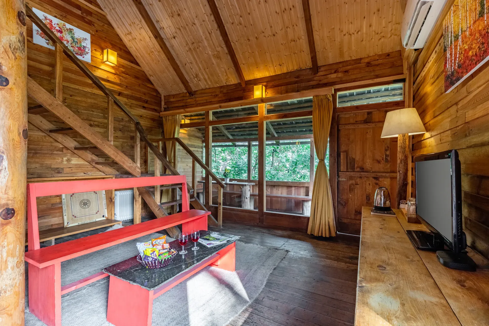 Suro Woodcrest Chalet | Pet-friendly Stay With Loft, Restaurant & Outdoor Seating — photo 26