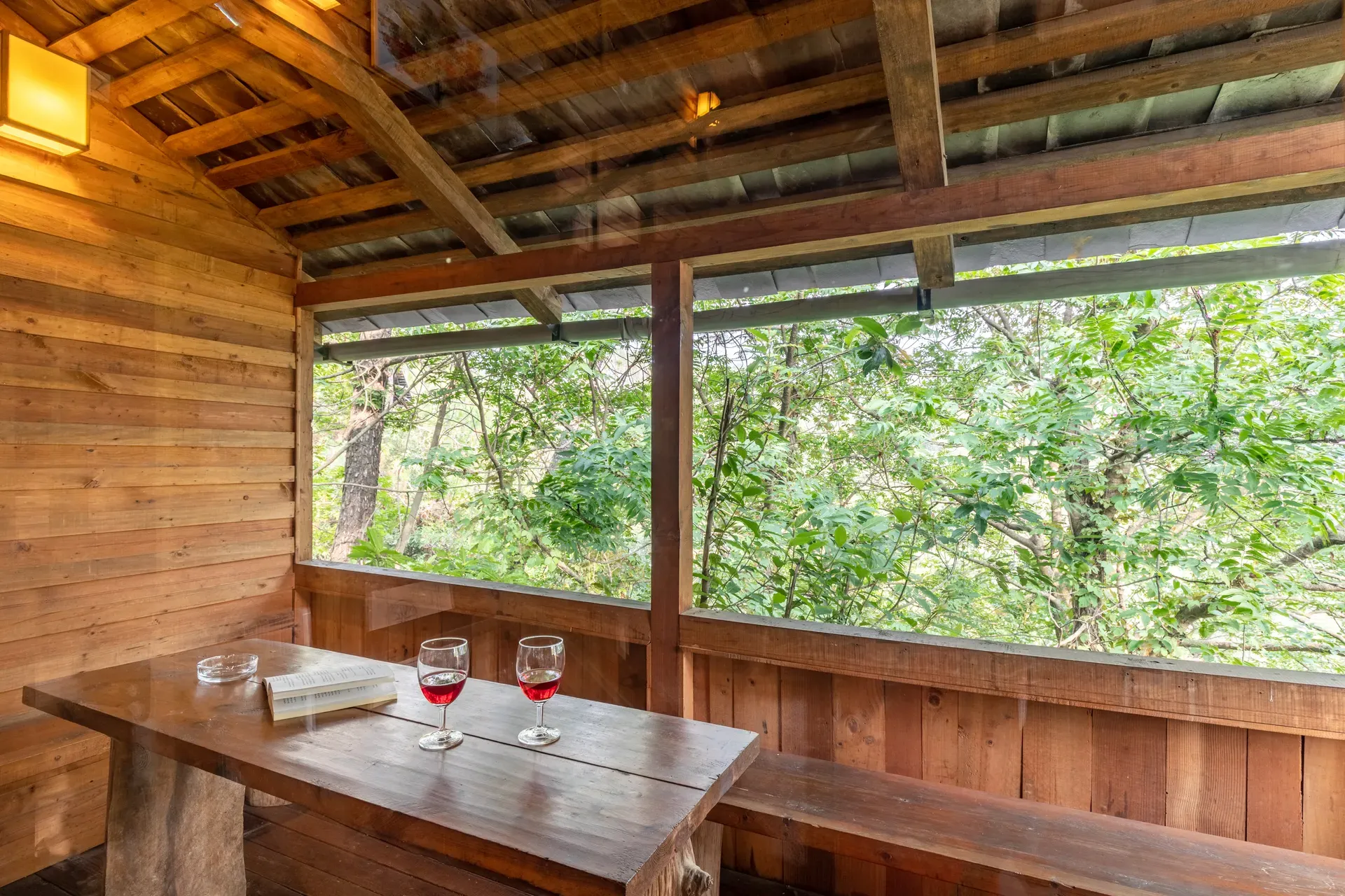 Suro Woodcrest Chalet | Pet-friendly Stay With Loft, Restaurant & Outdoor Seating — photo 14