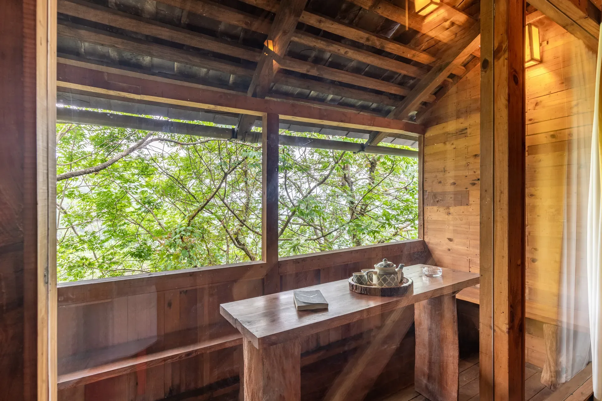 Suro Woodcrest Chalet | Pet-friendly Stay With Loft, Restaurant & Outdoor Seating — photo 16