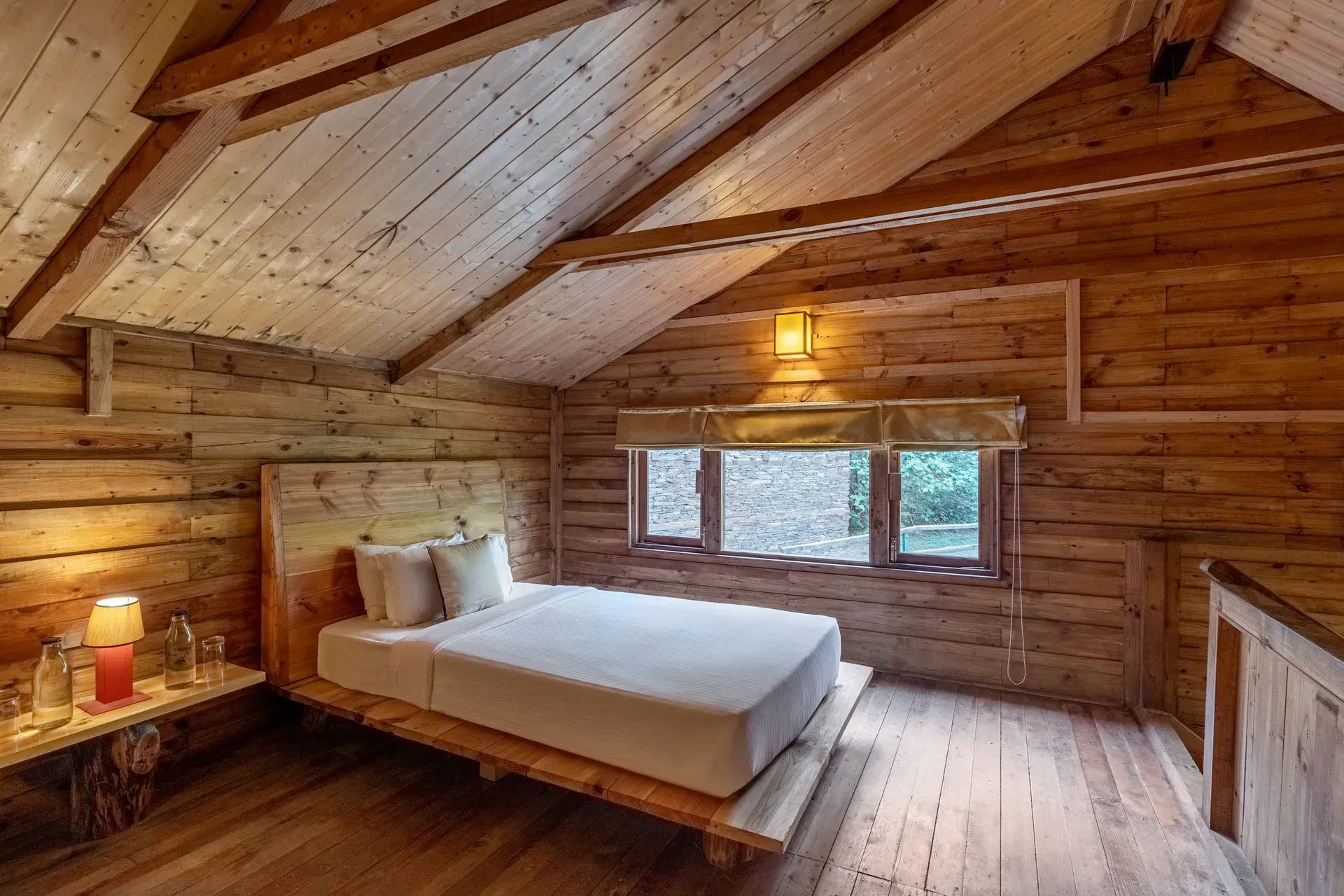 Suro Woodcrest Chalet | Pet-friendly Stay With Loft, Restaurant & Outdoor Seating — photo 23