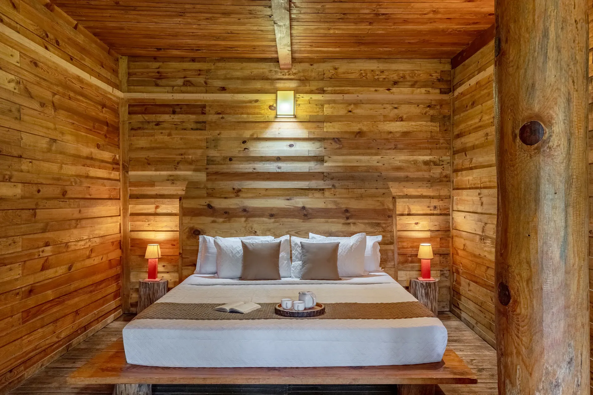 Suro Woodcrest Chalet | Pet-friendly Stay With Loft, Restaurant & Outdoor Seating — photo 17