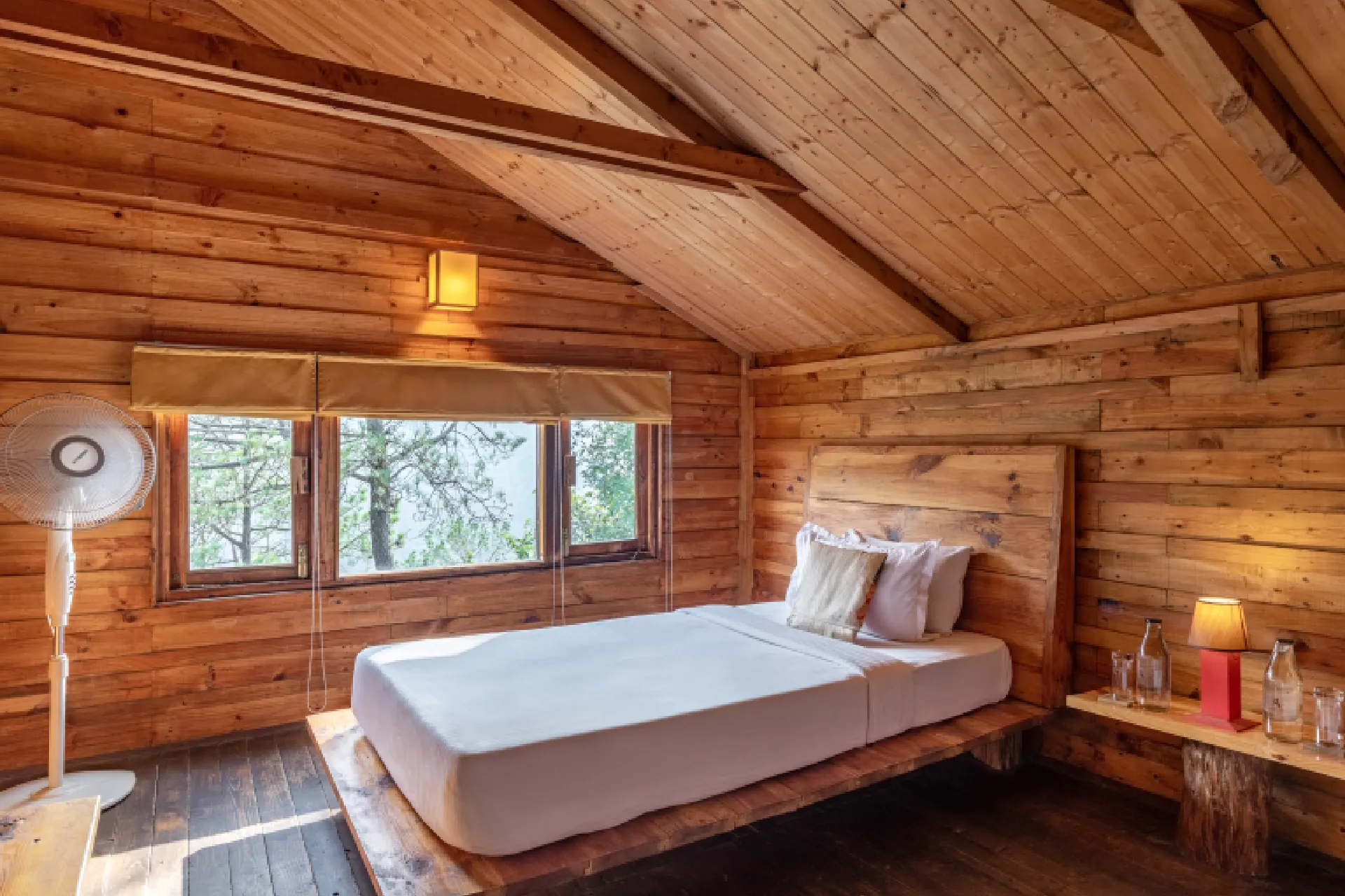 Suro Woodcrest Chalet | Pet-friendly Stay With Loft, Restaurant & Outdoor Seating — photo 25