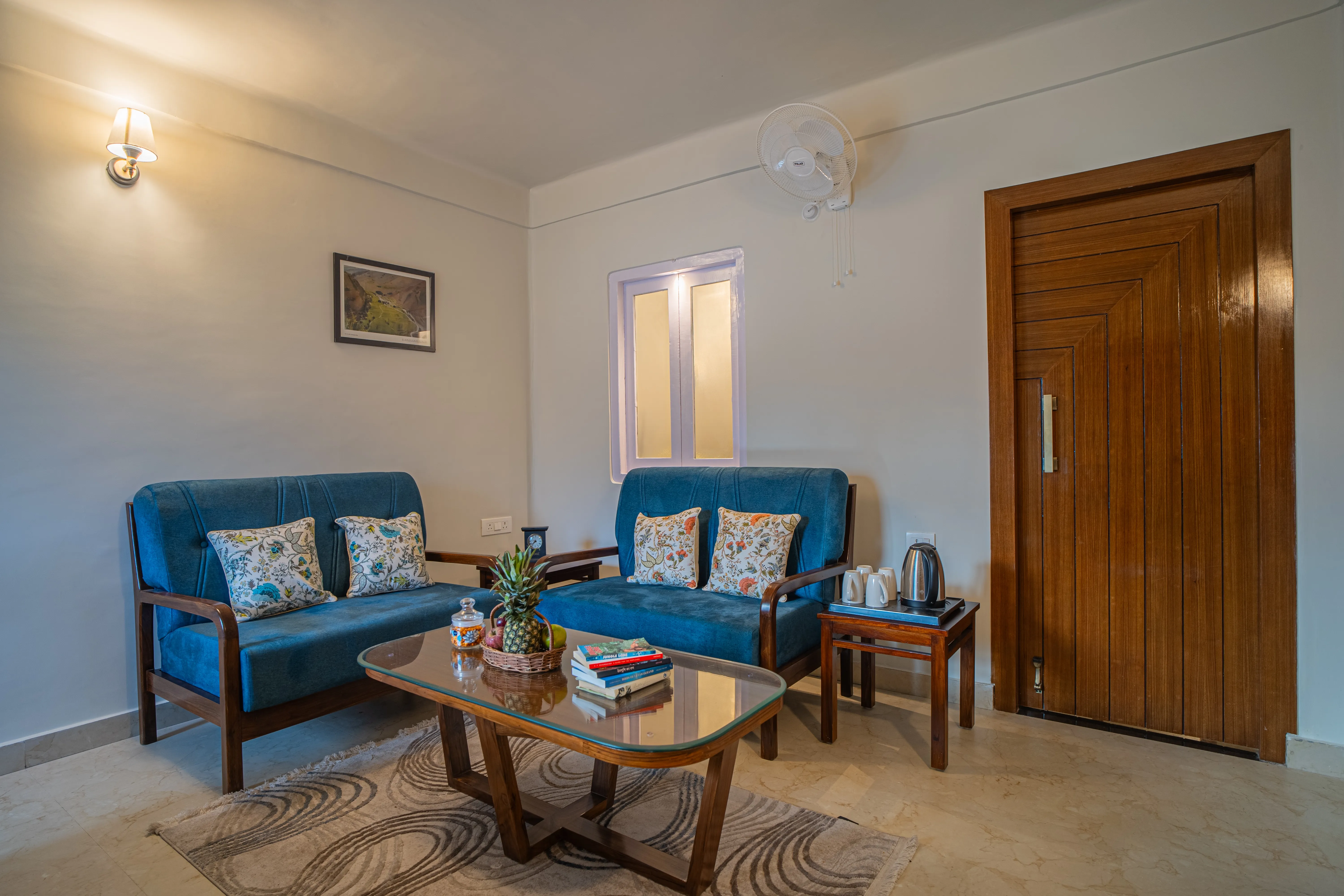 Headingly Suites | Lake-Facing 2-Room Retreat Just Above Mall Road — photo 16