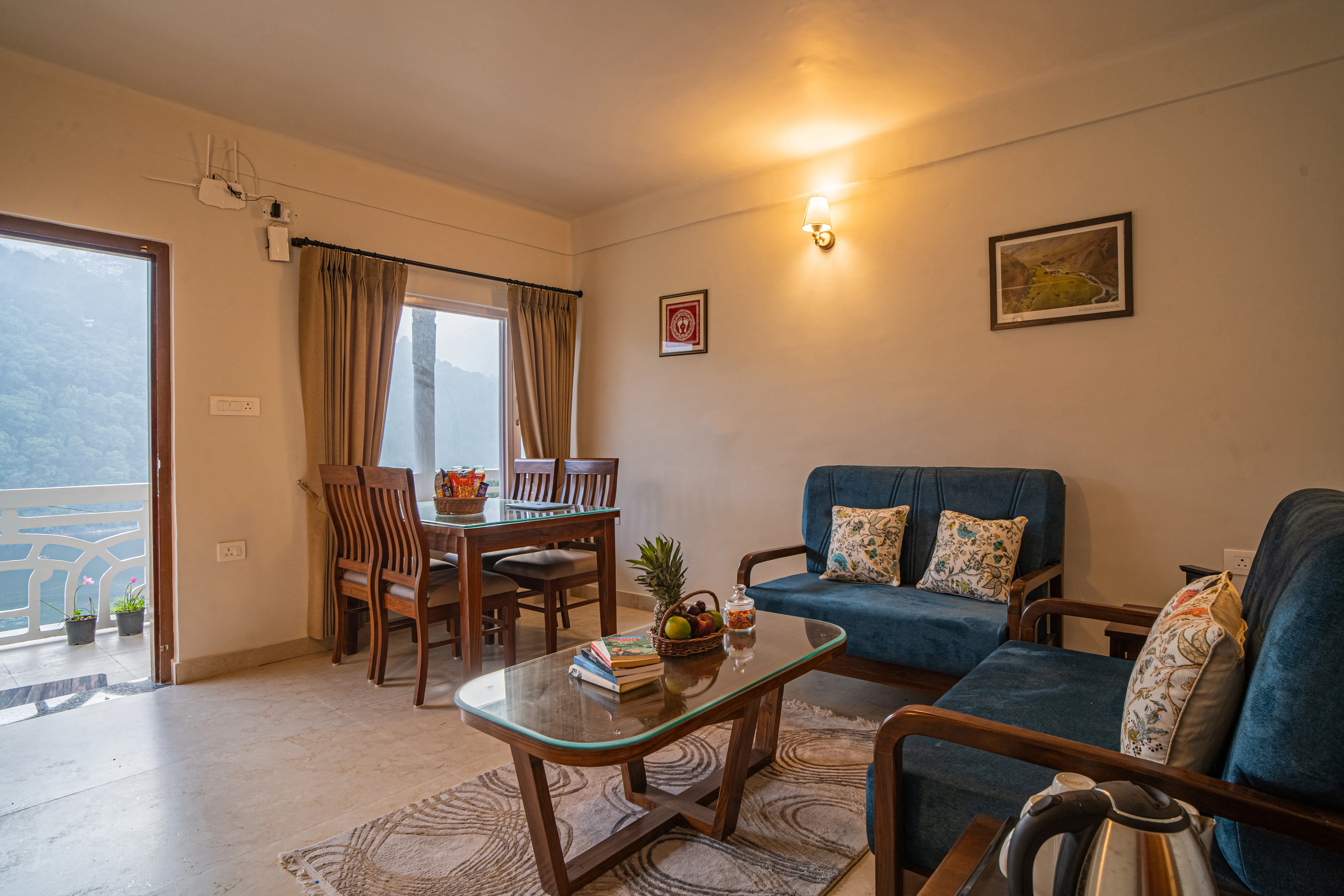 Headingly Suites | Lake-Facing 2-Room Retreat Just Above Mall Road — photo 3