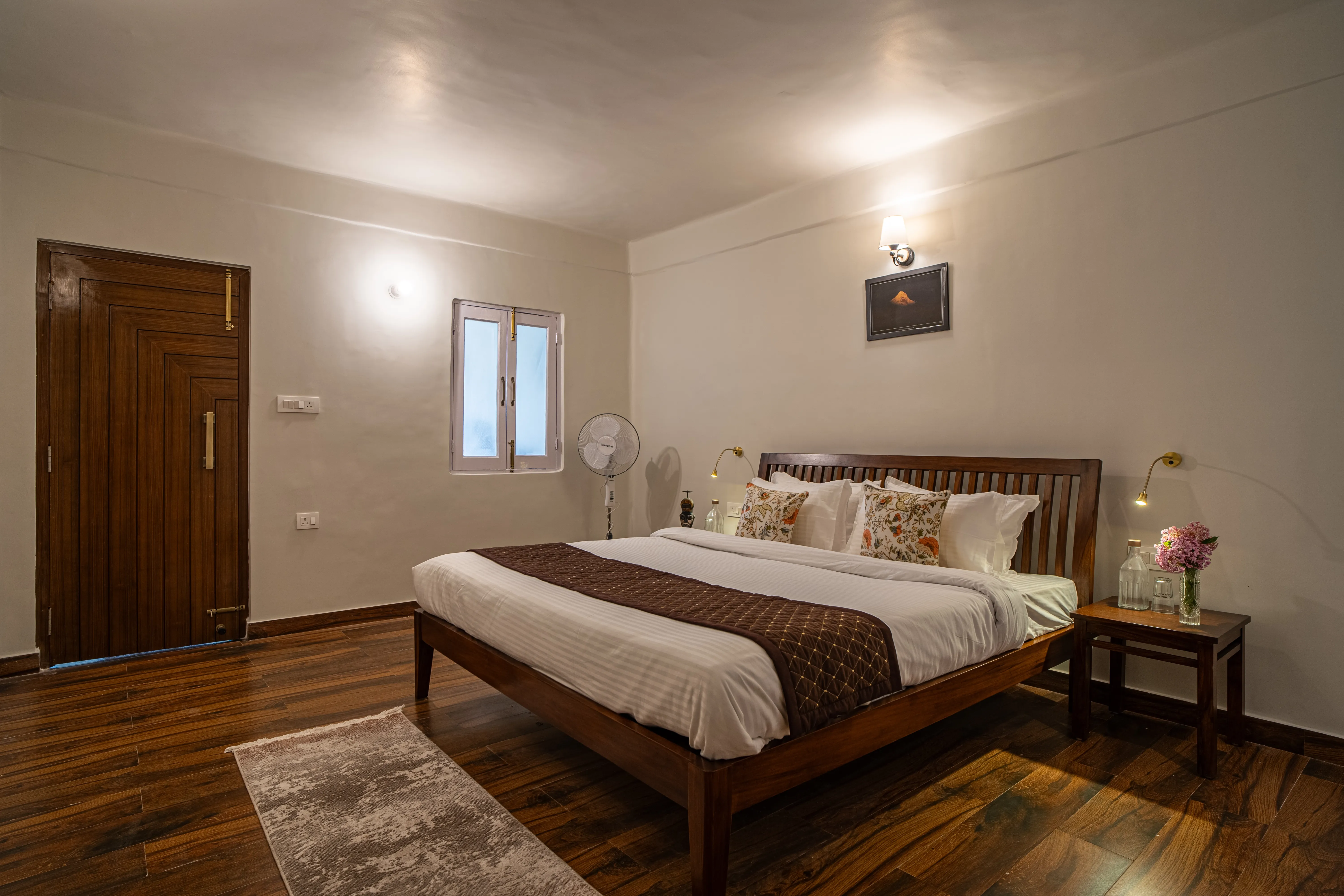 Headingly Suites | Lake-Facing 2-Room Retreat Just Above Mall Road — photo 8
