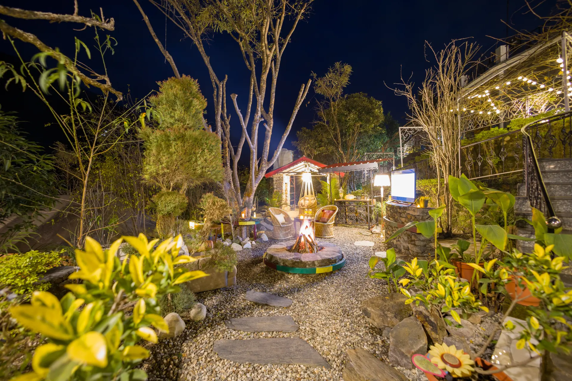 Zephyr Imperial | Luxury Tent on Hills With Pool, Gazebo, Tea House & Dining — photo 20