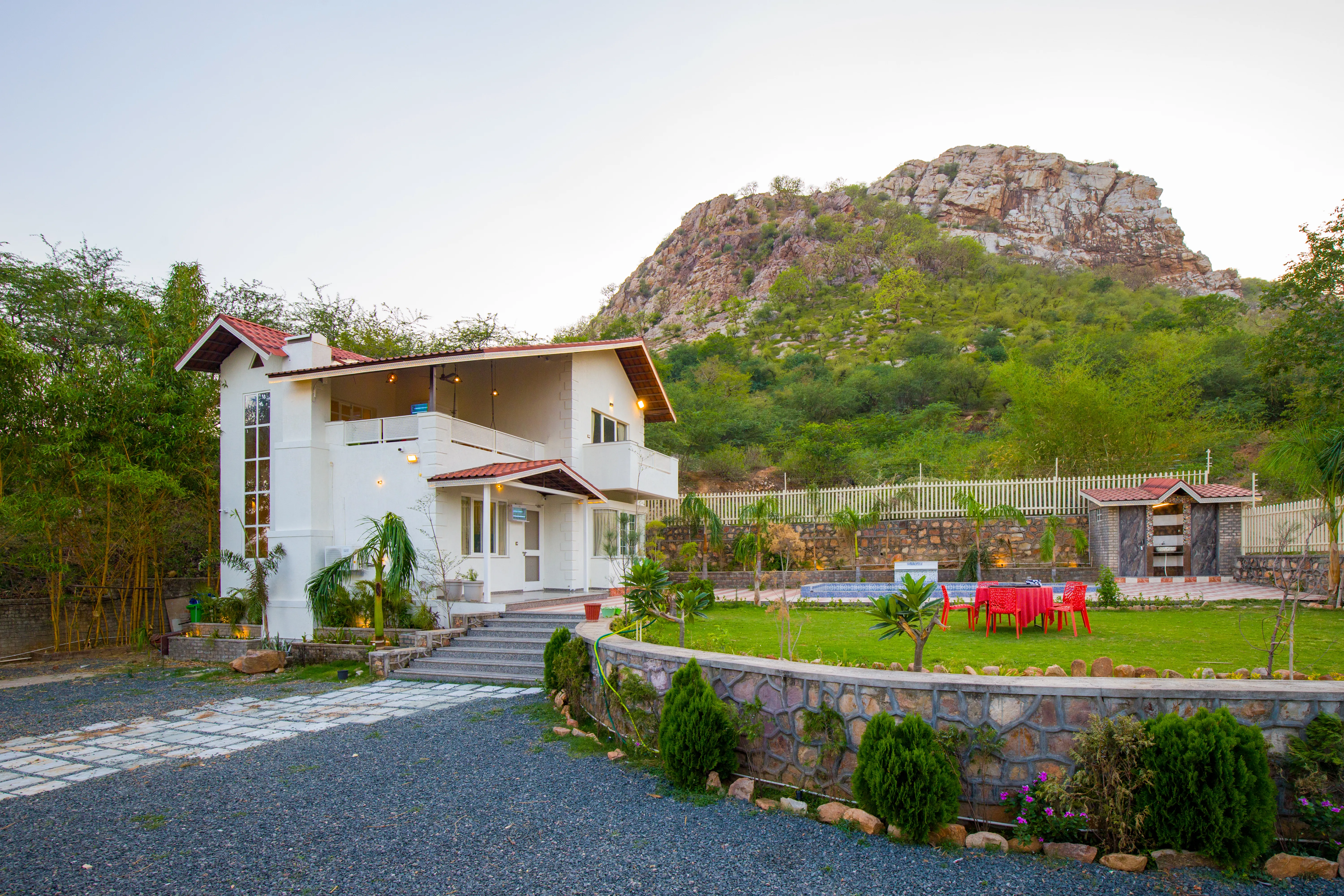 Ramgarh Wild Retreat | Pet-friendly Colonial-Style 2-BHK Villa Amidst the Hills with Private Pool & Garden — photo 3