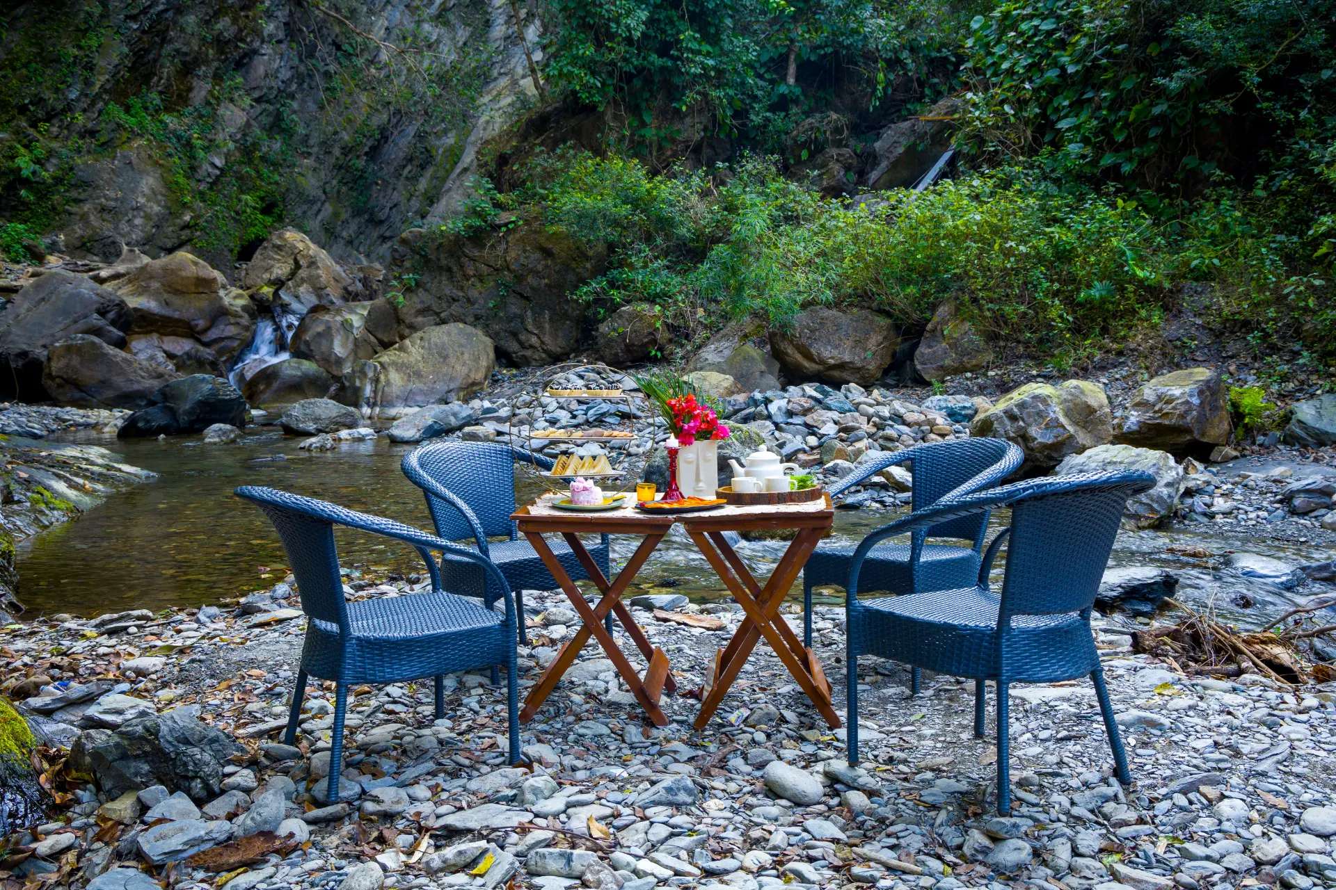 Zephyr Timberhill | Tranquil Hilltop Escape with Pool, Tea House & Dining — photo 25