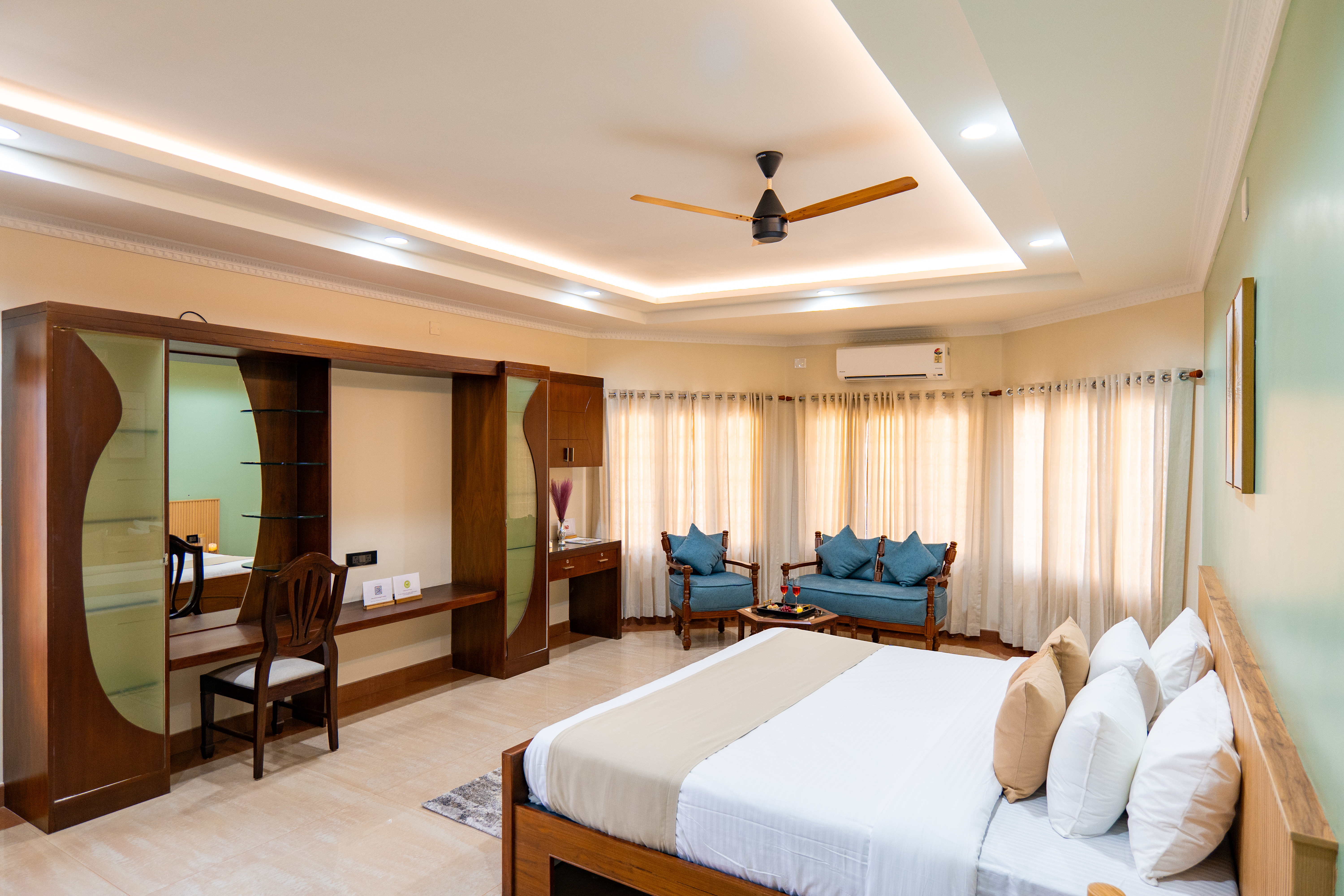 Valiyaveetil Mansion | 5-BHK Mansion With Private Pool, Home Theatre, Garden | Near New Marine Drive — photo 23