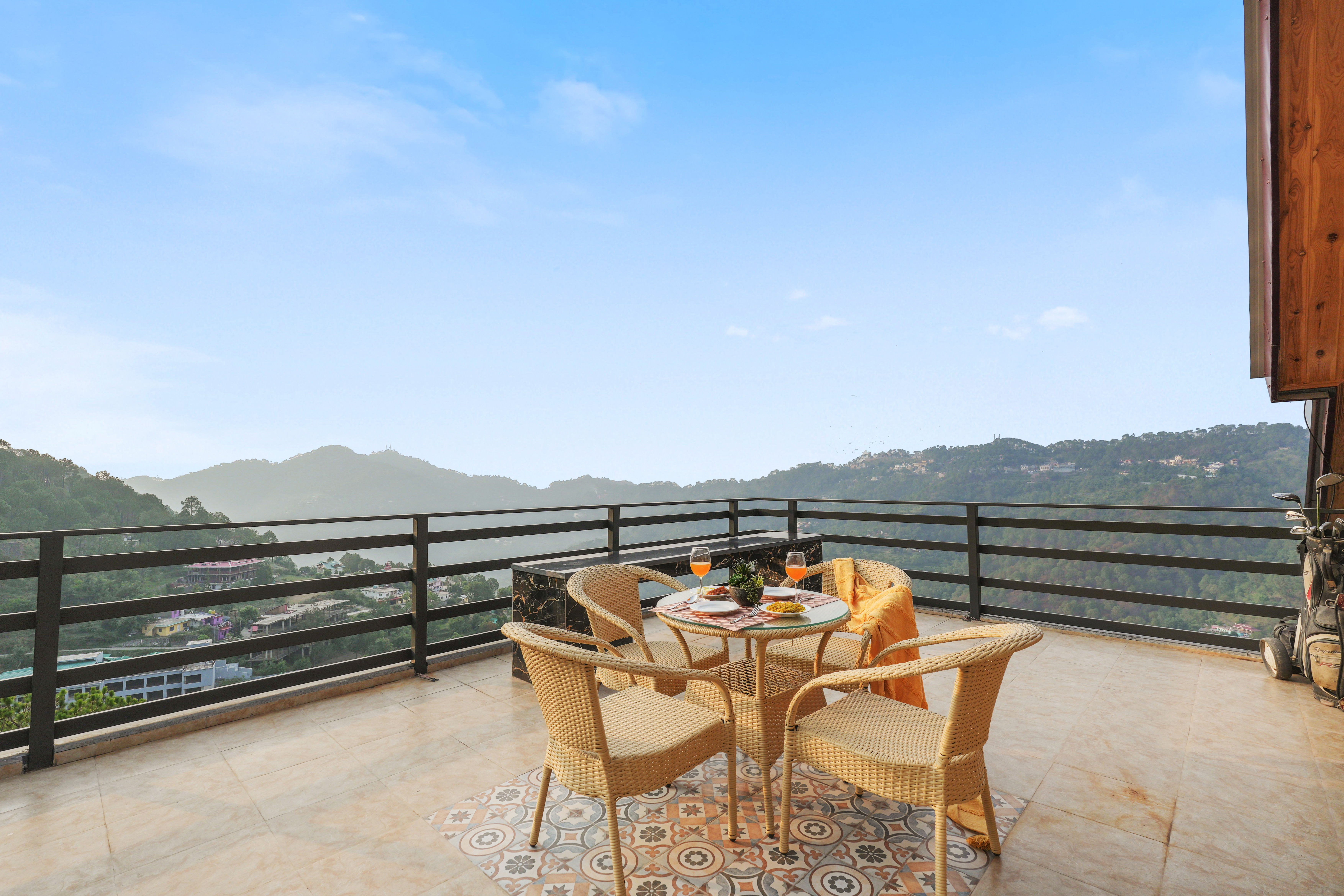 Kosh Villa Glenhaven | 3- BHK Villa with Private Balconies & Panoramic 360 Mountain Views — photo 7