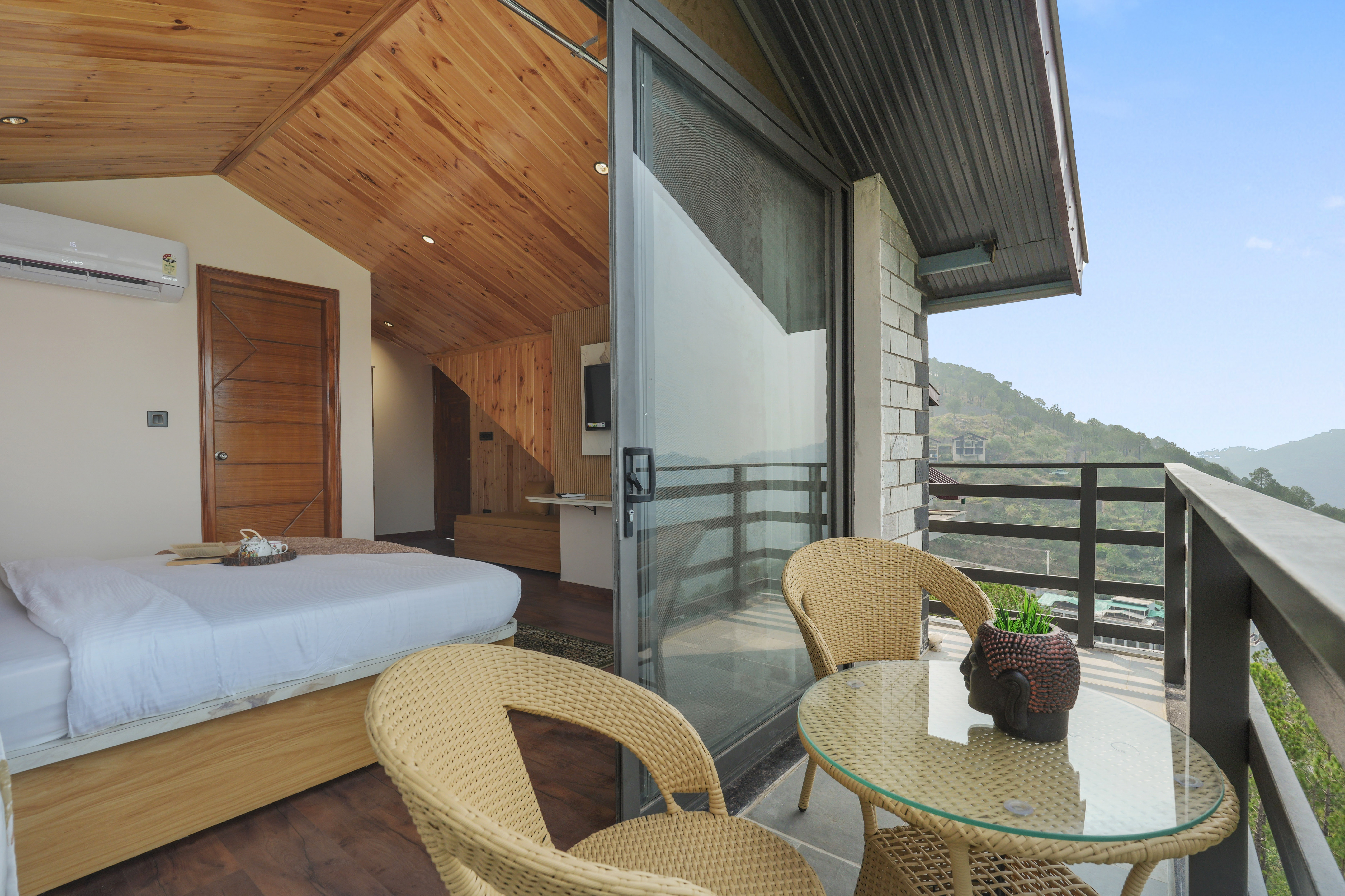 Kosh Villa Glenhaven | 3- BHK Villa with Private Balconies & Panoramic 360 Mountain Views — photo 10