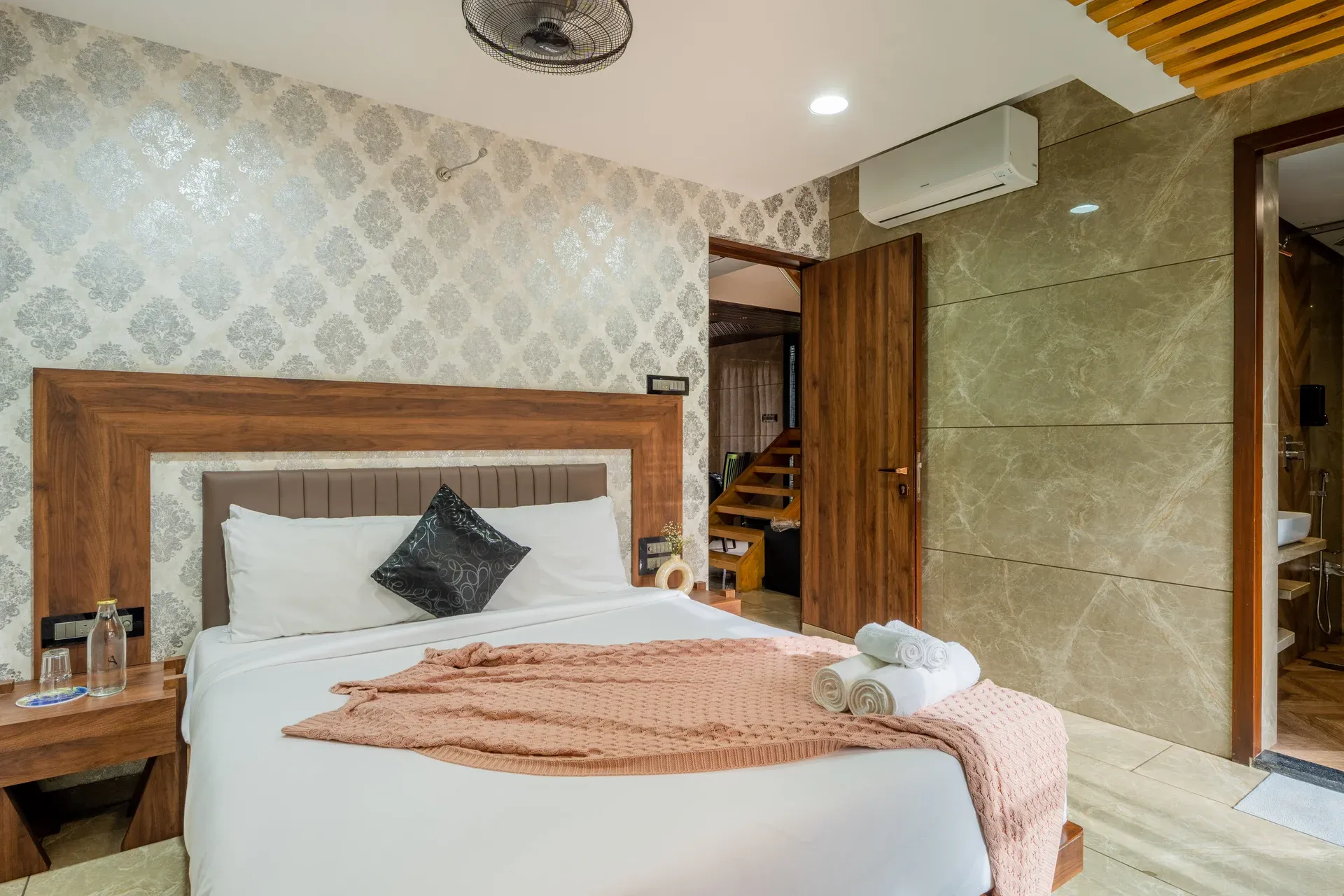 Imperial Serenia | 3-BHK with Common Pool & Garden — photo 23
