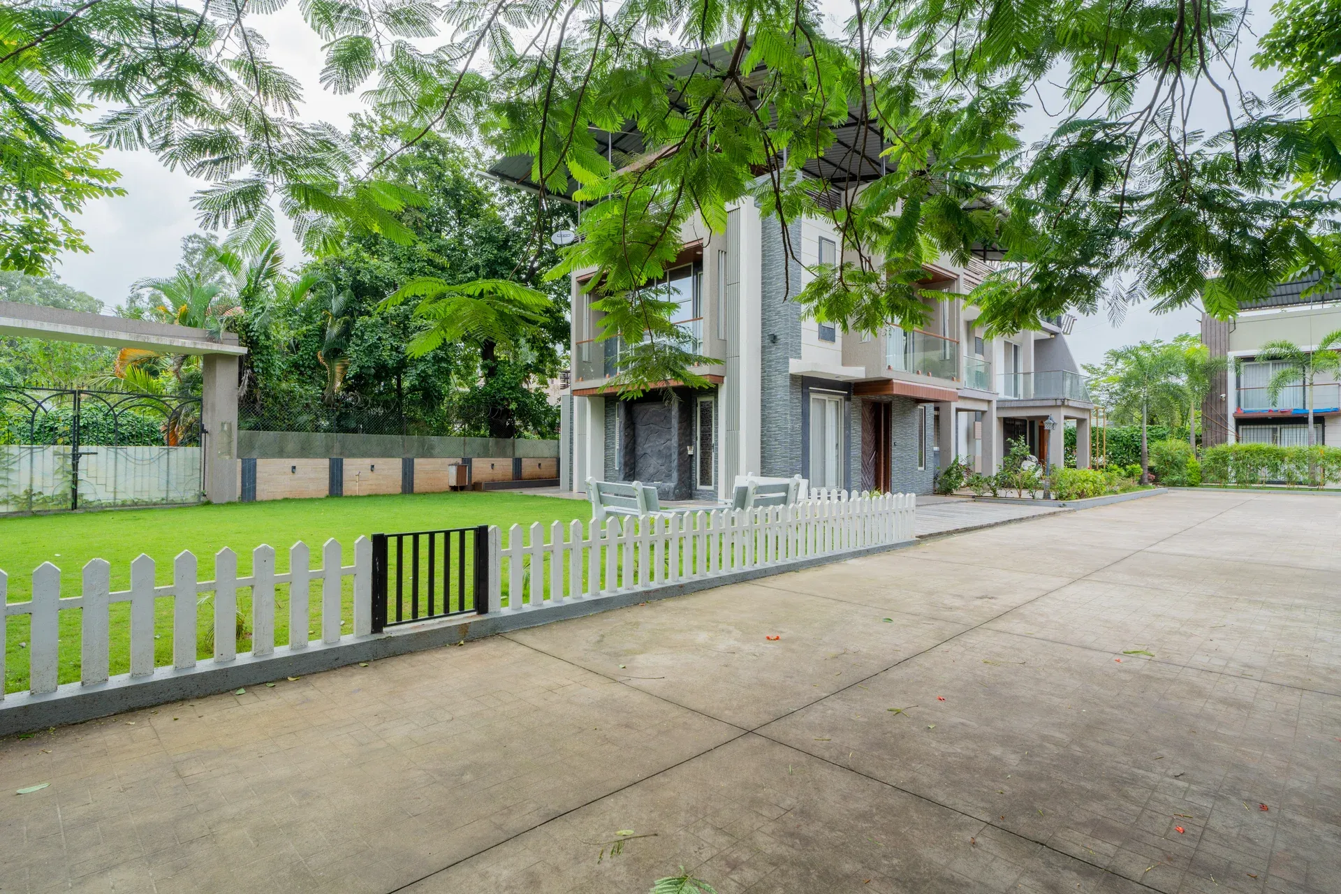 Imperial Serenia | 3-BHK with Common Pool & Garden — photo 25