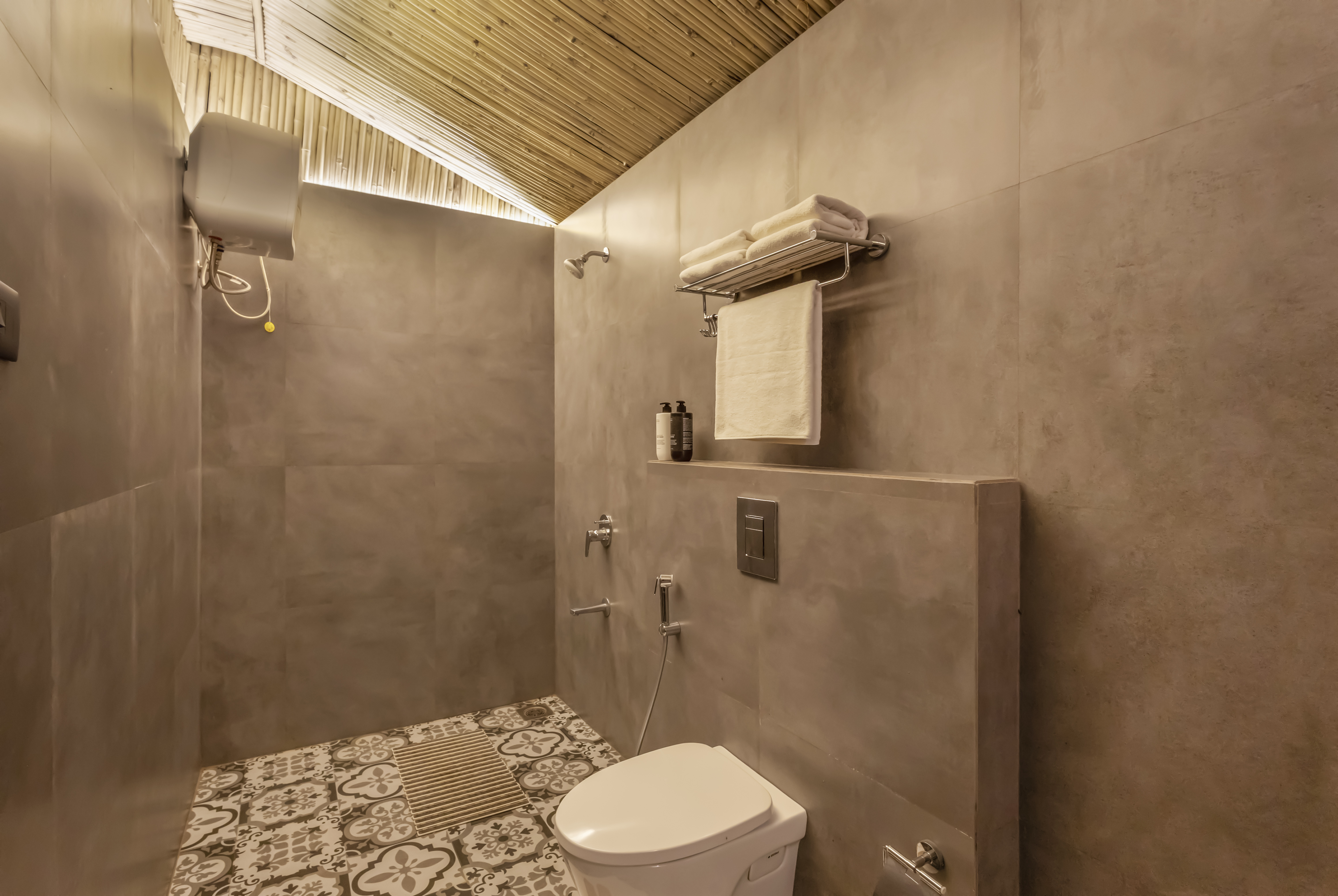 Timber Premium Suite | Pet-friendly Bamboo Cottage with Pvt Verandah, Lounge & Shared Outdoor seating & Restaurant — photo 17