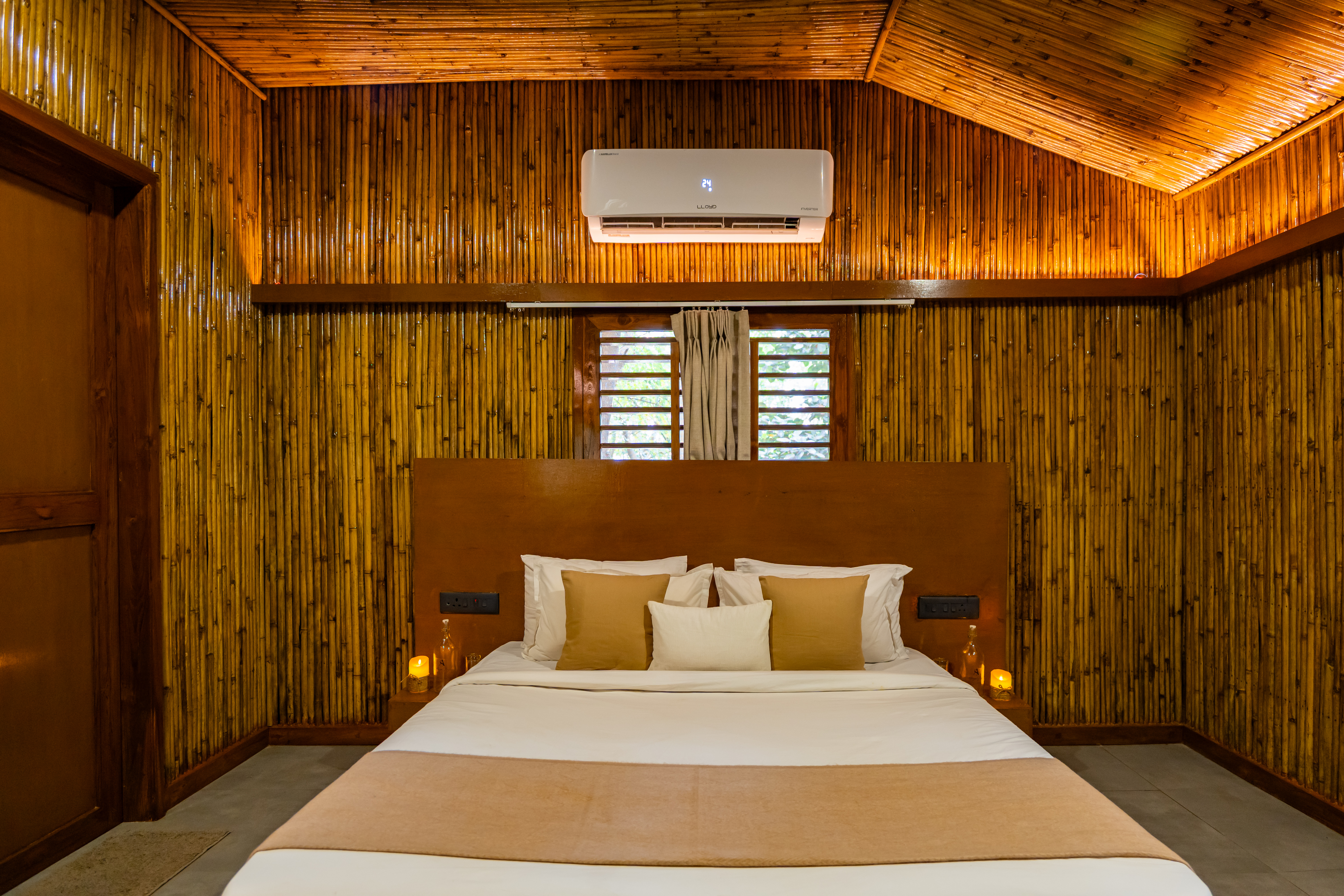 Timber Premium Suite | Pet-friendly Bamboo Cottage with Pvt Verandah, Lounge & Shared Outdoor seating & Restaurant — photo 16