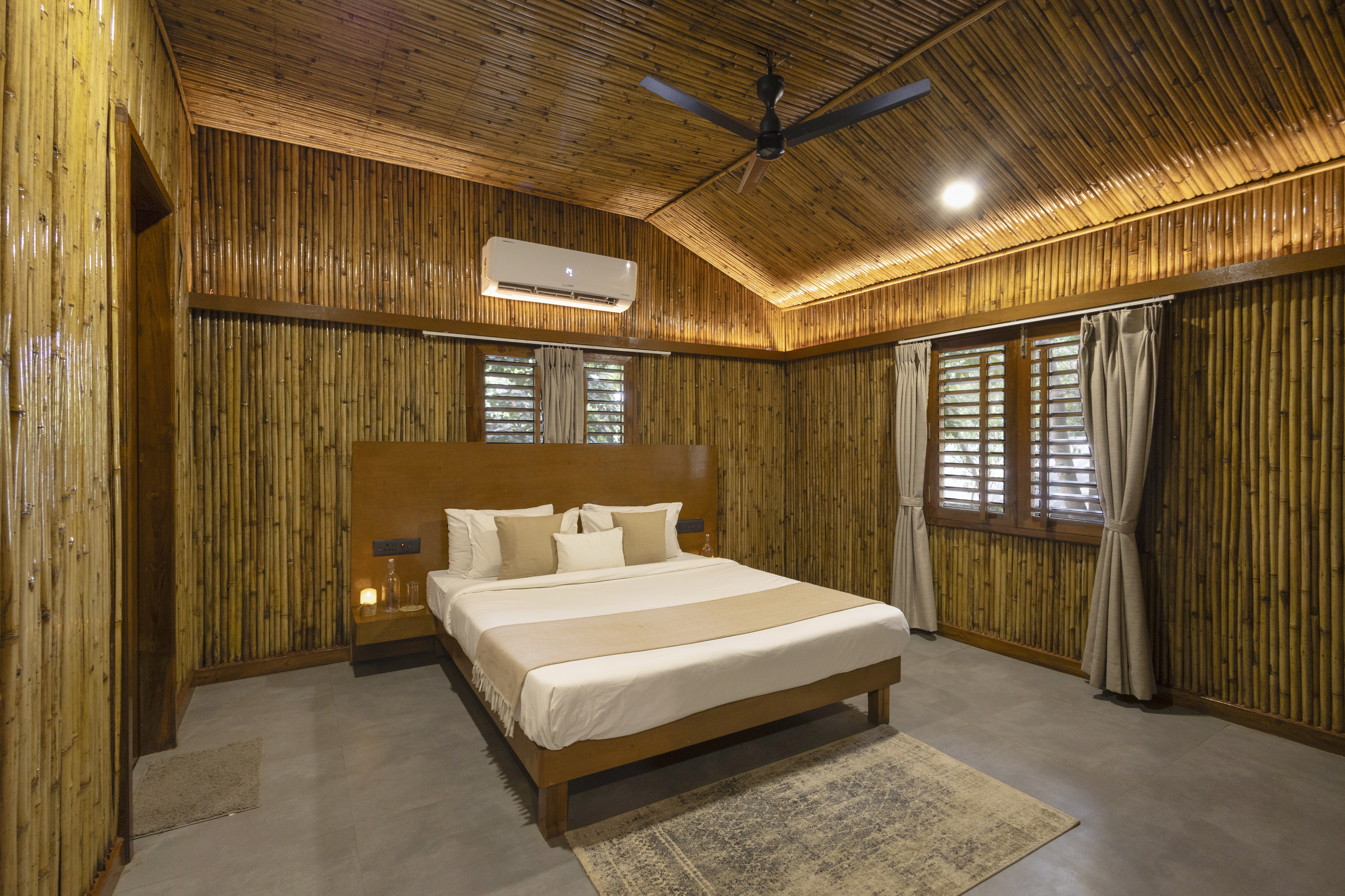 Timber Premium Suite | Pet-friendly Bamboo Cottage with Pvt Verandah, Lounge & Shared Outdoor seating & Restaurant — photo 8