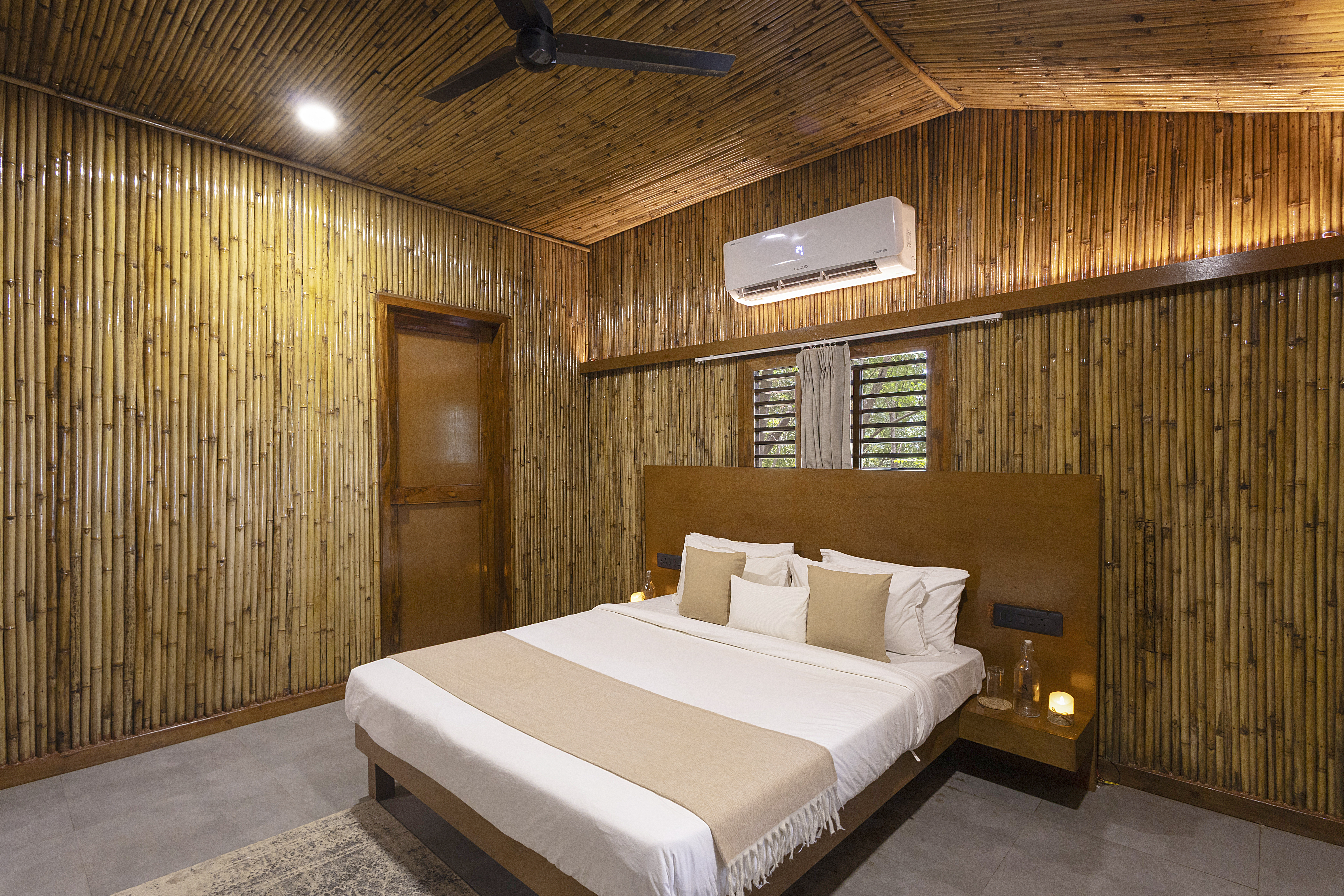Timber Premium Suite | Pet-friendly Bamboo Cottage with Pvt Verandah, Lounge & Shared Outdoor seating & Restaurant — photo 15