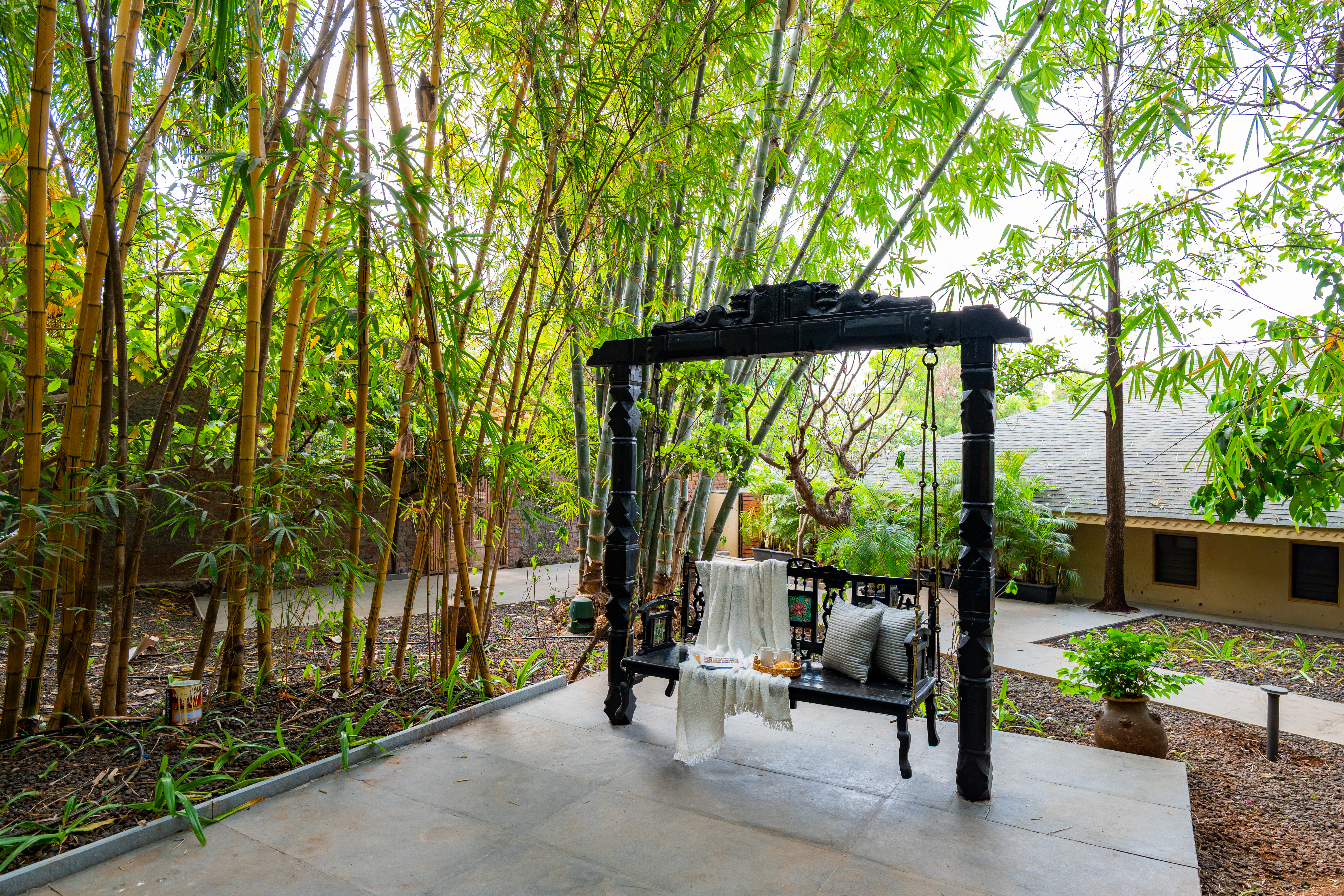 Timber Premium Suite | Pet-friendly Bamboo Cottage with Pvt Verandah, Lounge & Shared Outdoor seating & Restaurant — photo 5