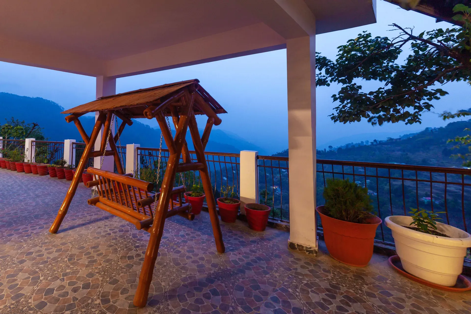 Amara Dawn | 4-BHK | Near Nainital Lake | Hill Views | Pet friendly — photo 14
