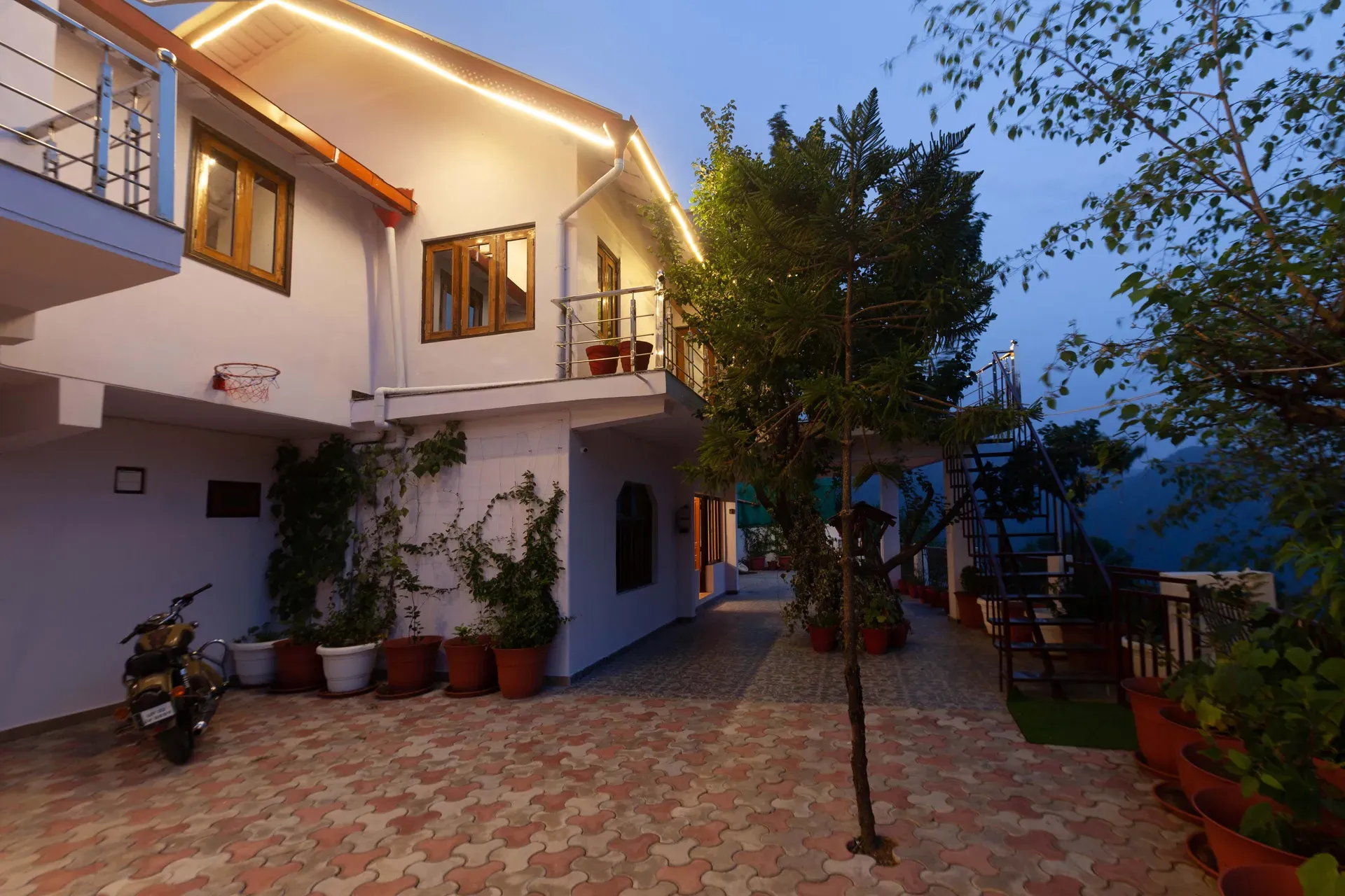 Amara Dawn | 4-BHK | Near Nainital Lake | Hill Views | Pet friendly — photo 18