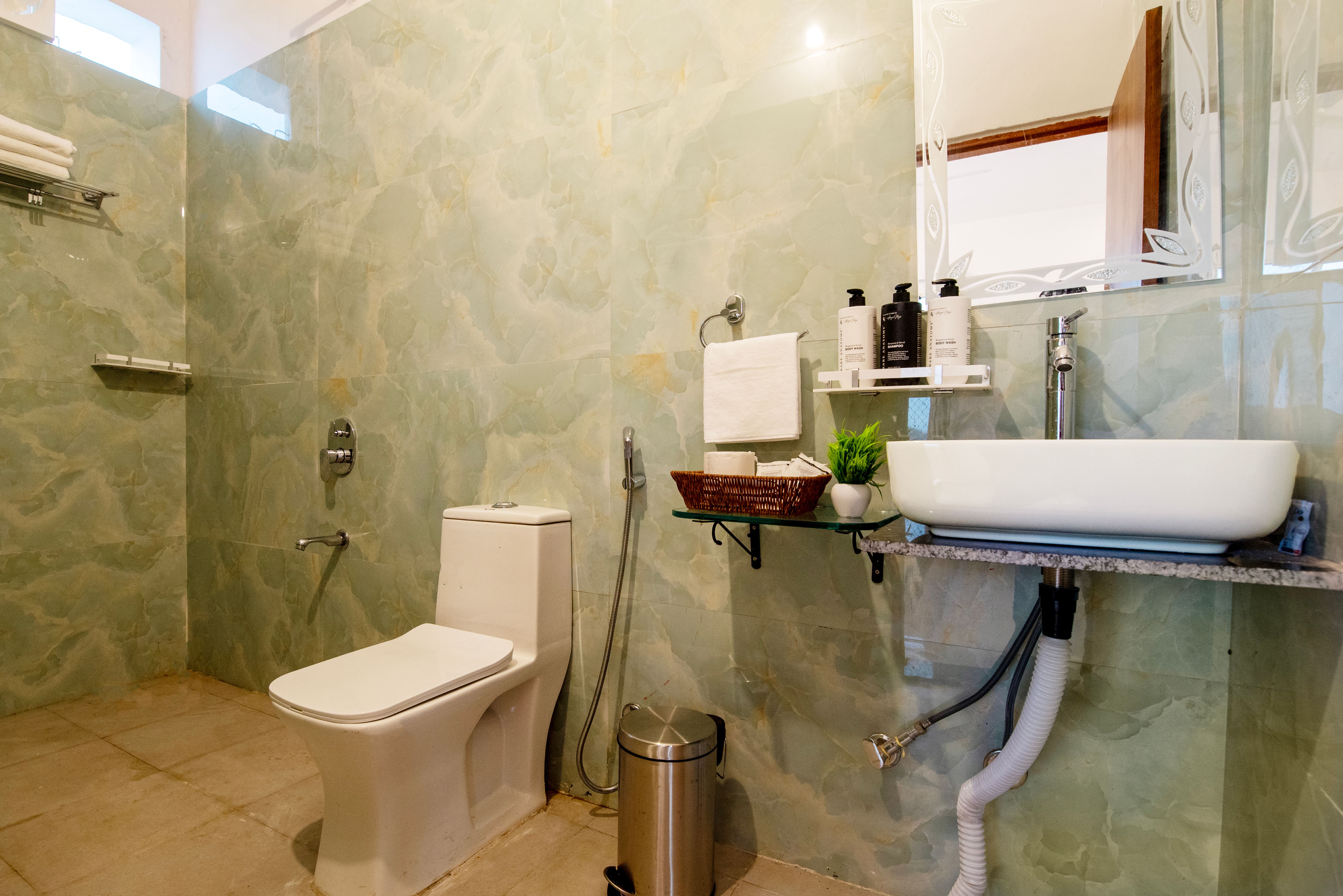 Colonel Retreat | 3-BHK Hideaway with Private Pool & Gardens Near Ubeshwar Mahadev Temple — photo 10