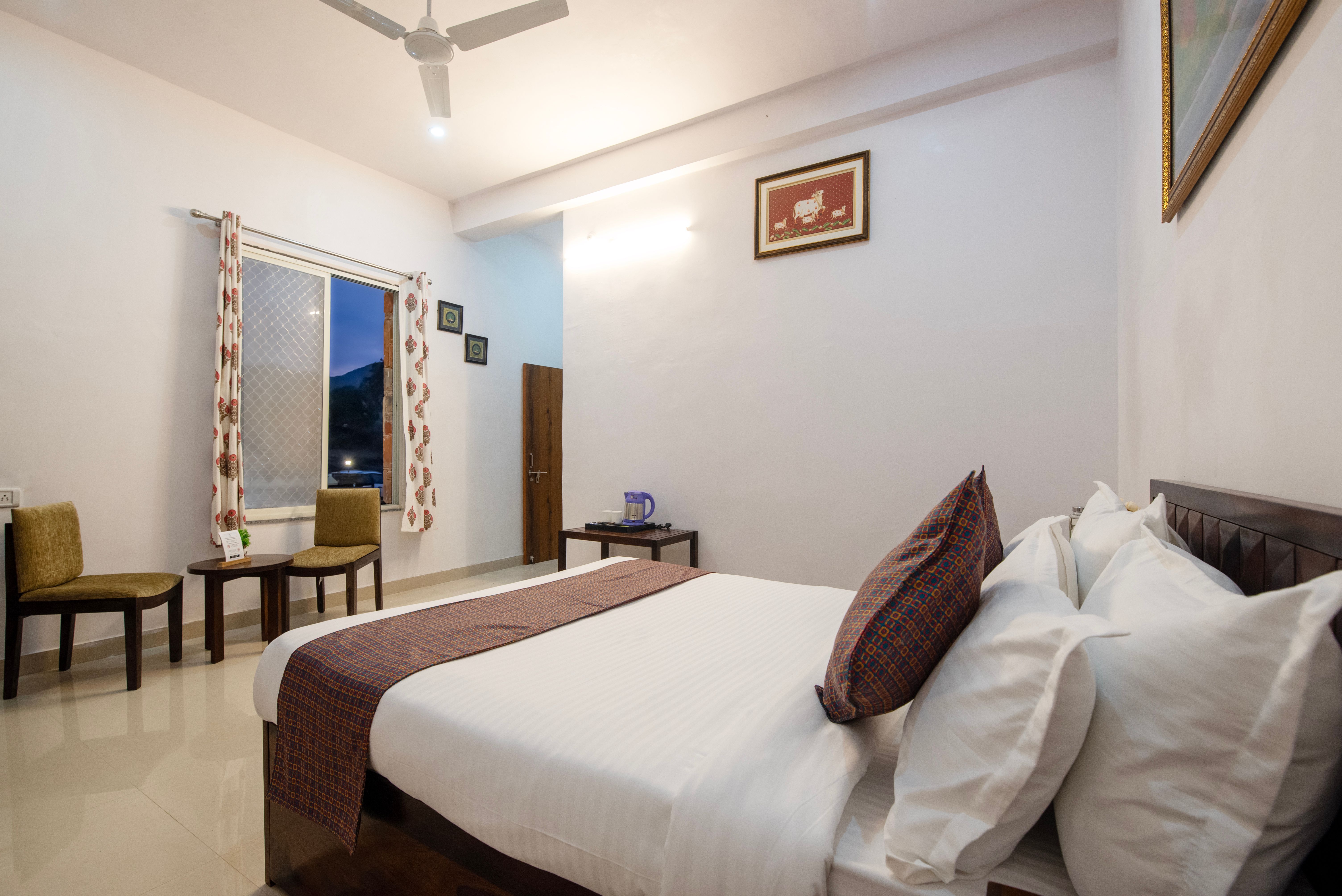 Colonel Retreat | 3-BHK Hideaway with Private Pool & Gardens Near Ubeshwar Mahadev Temple — photo 26