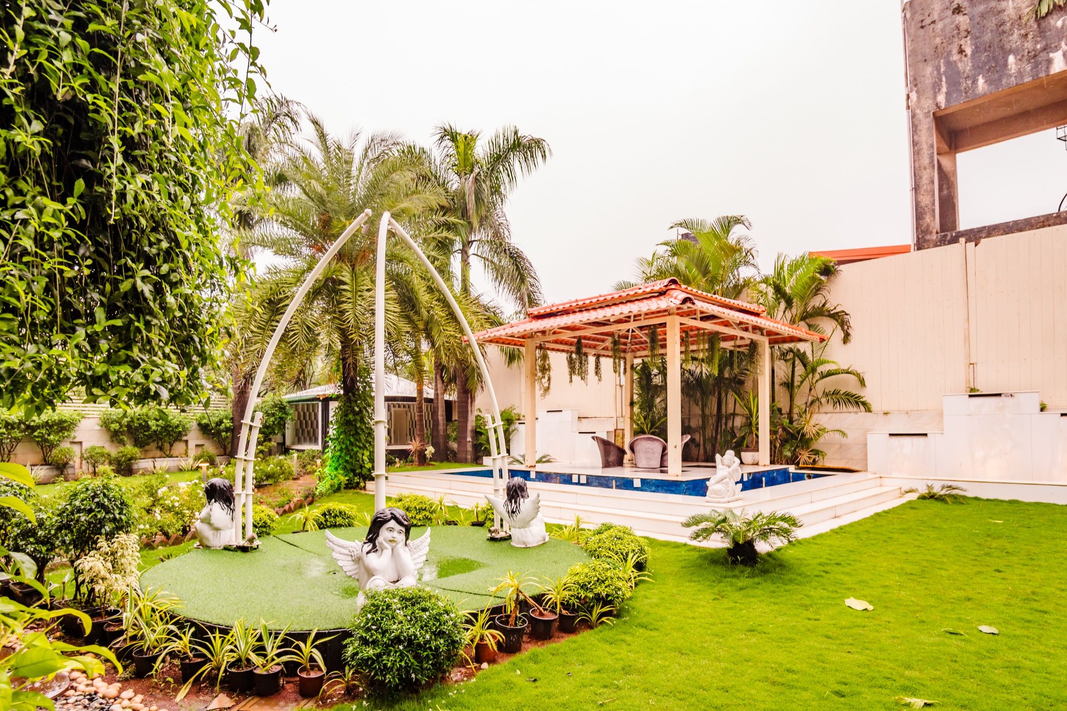 Moonstone Meadows | 9-BHK Retreat With Private Pool, Garden, Gazebo & Jacuzzi — photo 2