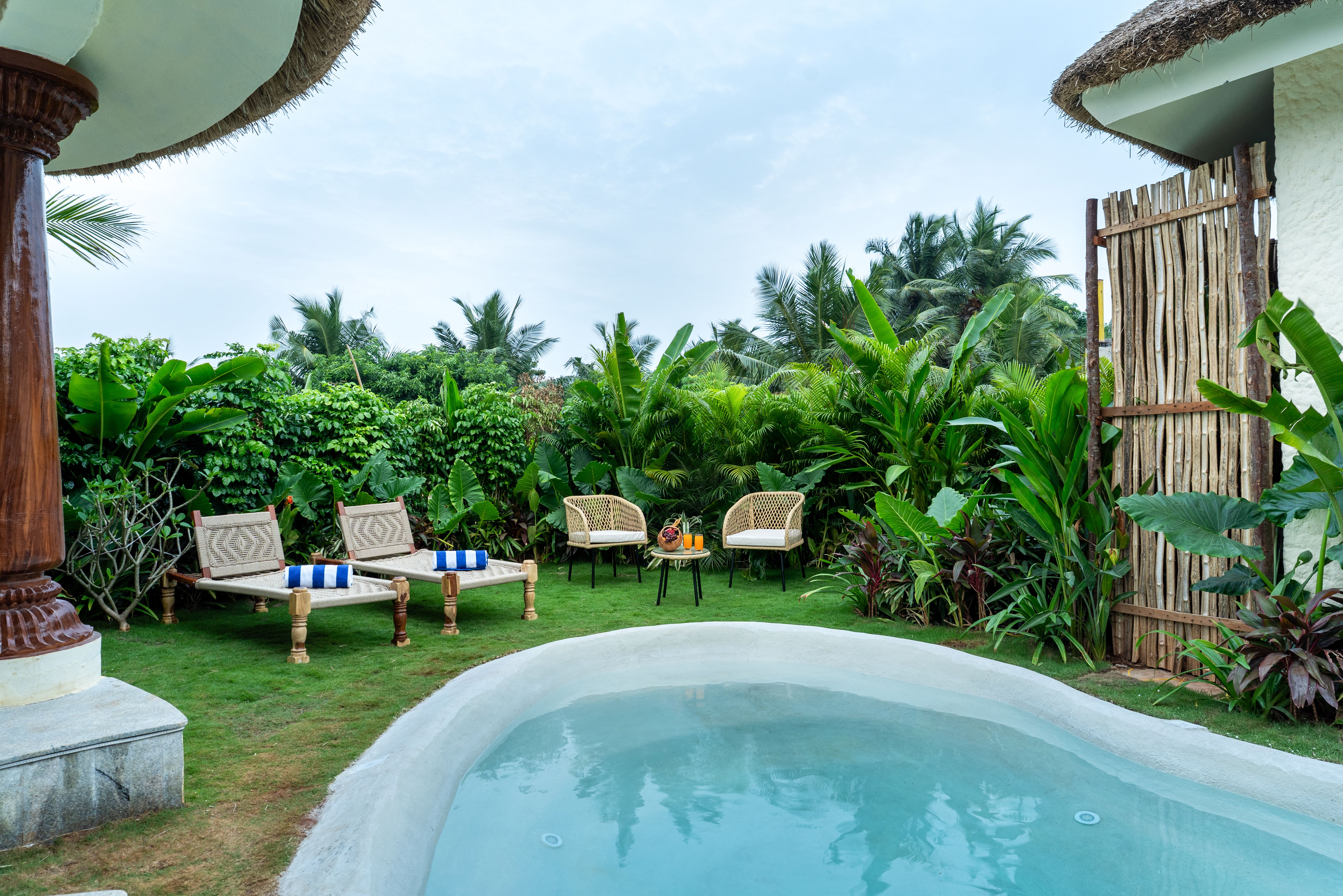 Mallai | 1 Suite With Private Garden, Sit out, & Plunge Pool | 15 Mins from Panch Ratnas — photo 16