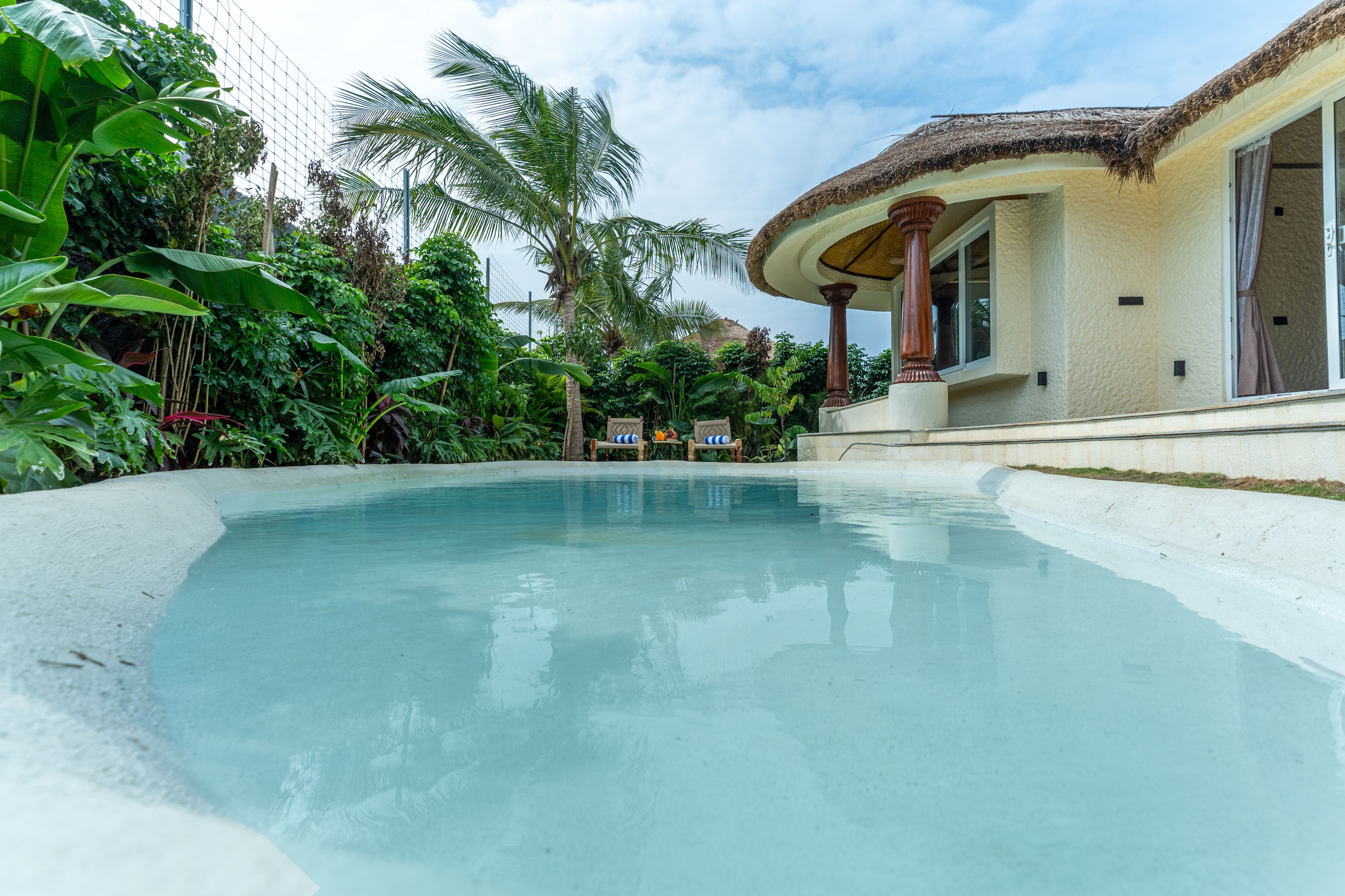 Mallai | 1 Suite With Private Garden, Sit out, & Plunge Pool | 15 Mins from Panch Ratnas — photo 17