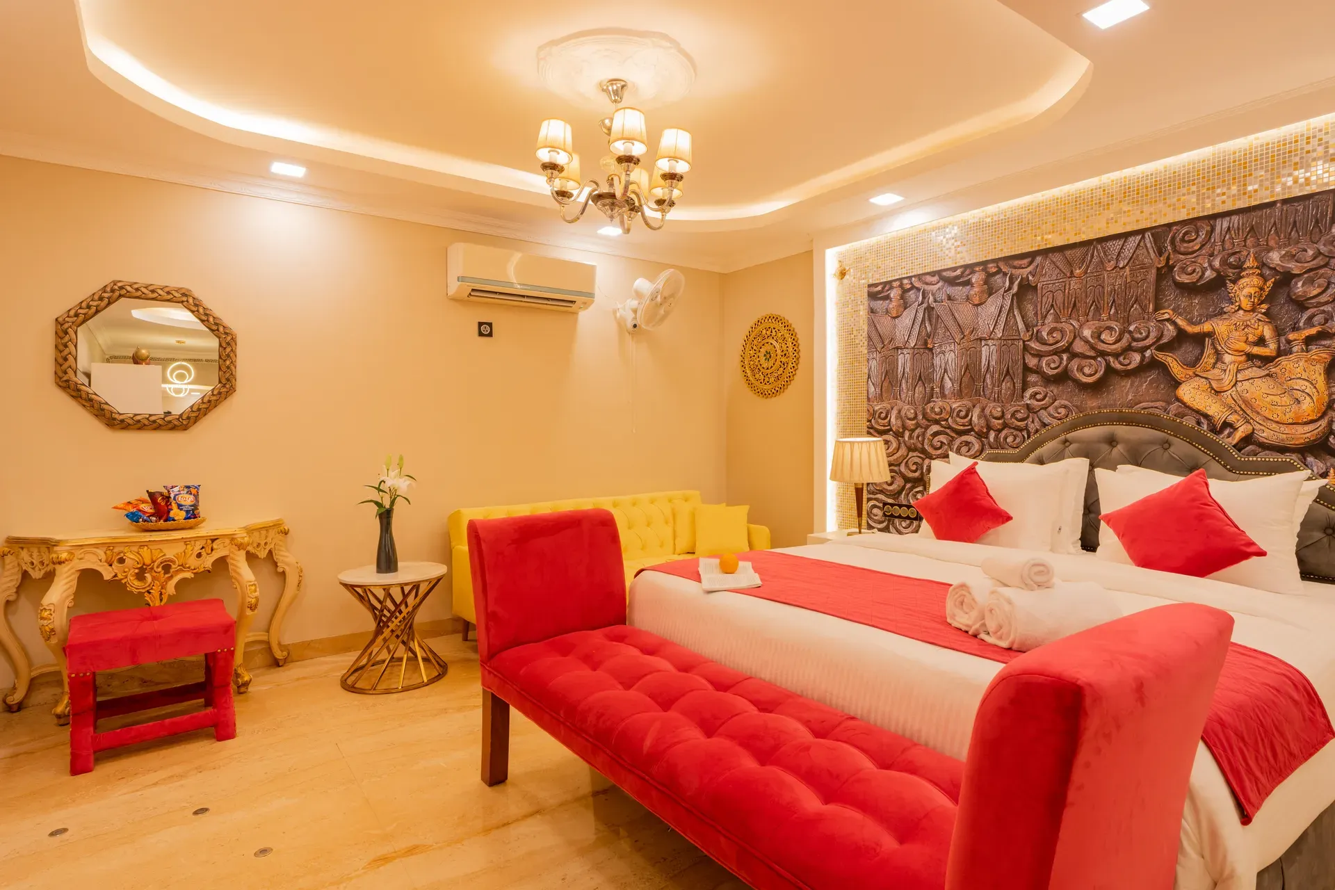 Emperor Ozran | Studio With Kitchen, Restaurant & Bar — photo 4