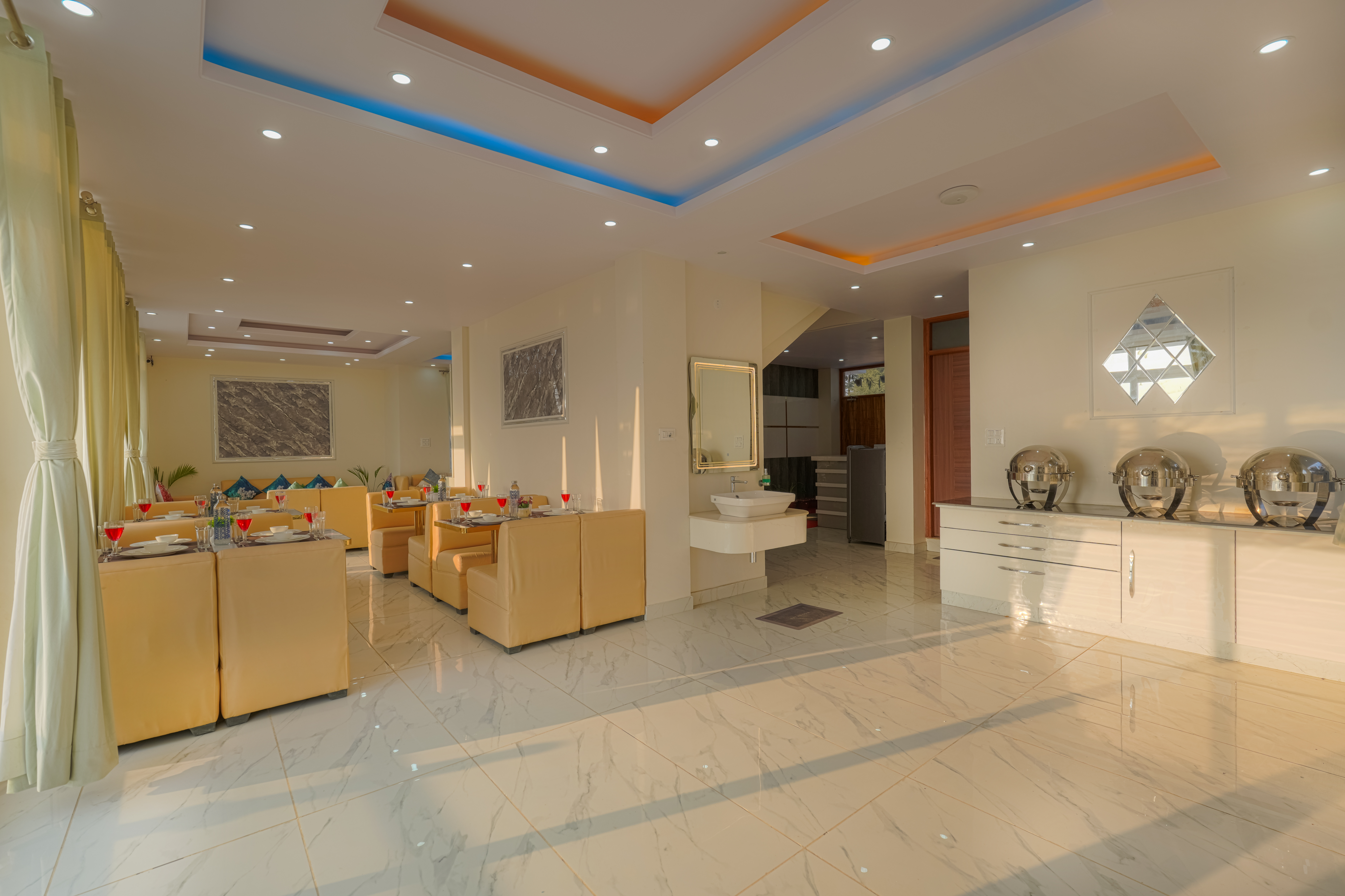 The Ridgeview Retreat Arabella | Pet-friendly Hillside Room with Private Balcony & Bathtub, Common Recreation Zone, Lounge & Restro | Close to Naldehra — photo 25