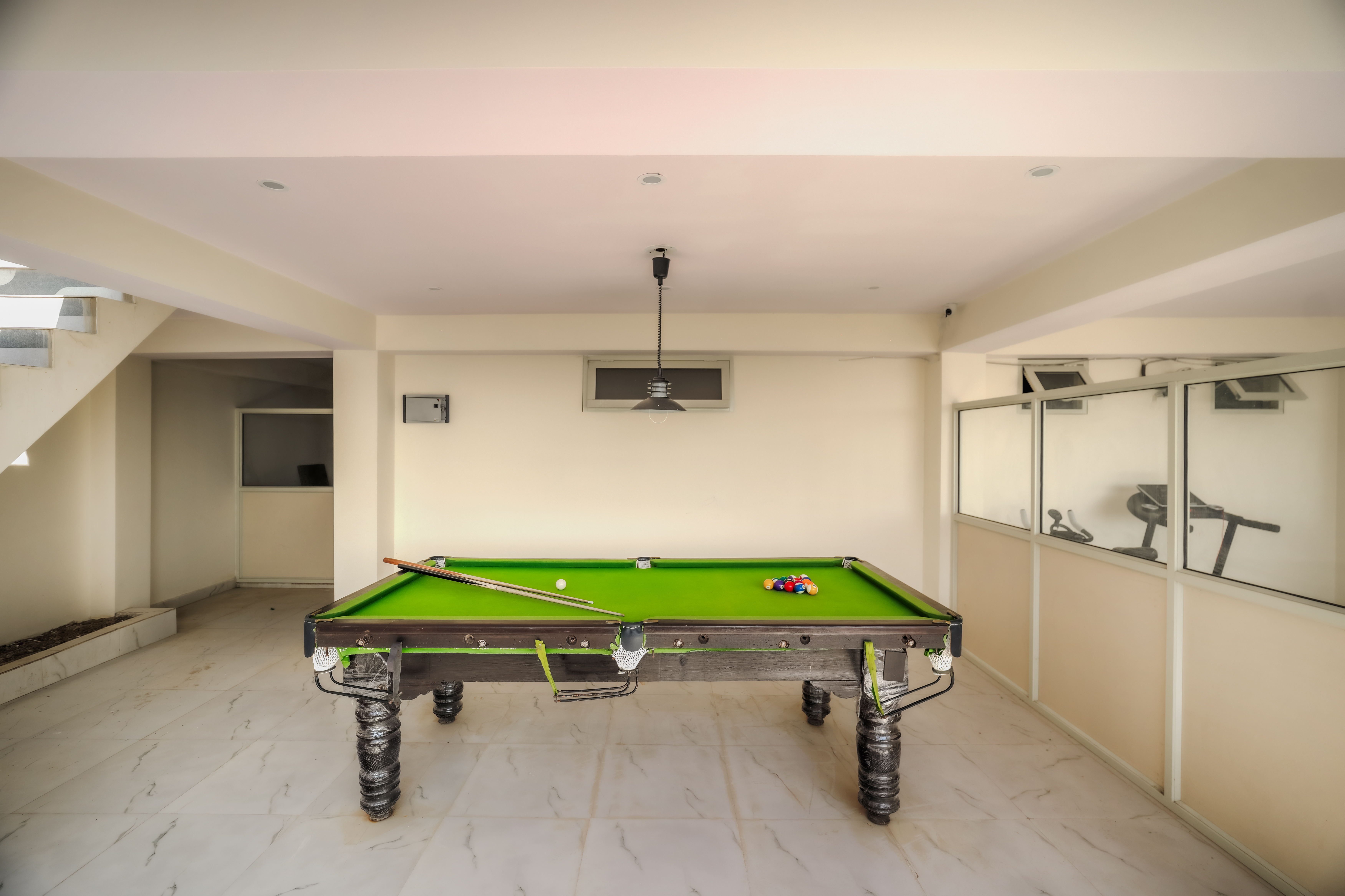 The Ridgeview Retreat Arabella | Pet-friendly Hillside Room with Private Balcony & Bathtub, Common Recreation Zone, Lounge & Restro | Close to Naldehra — photo 22