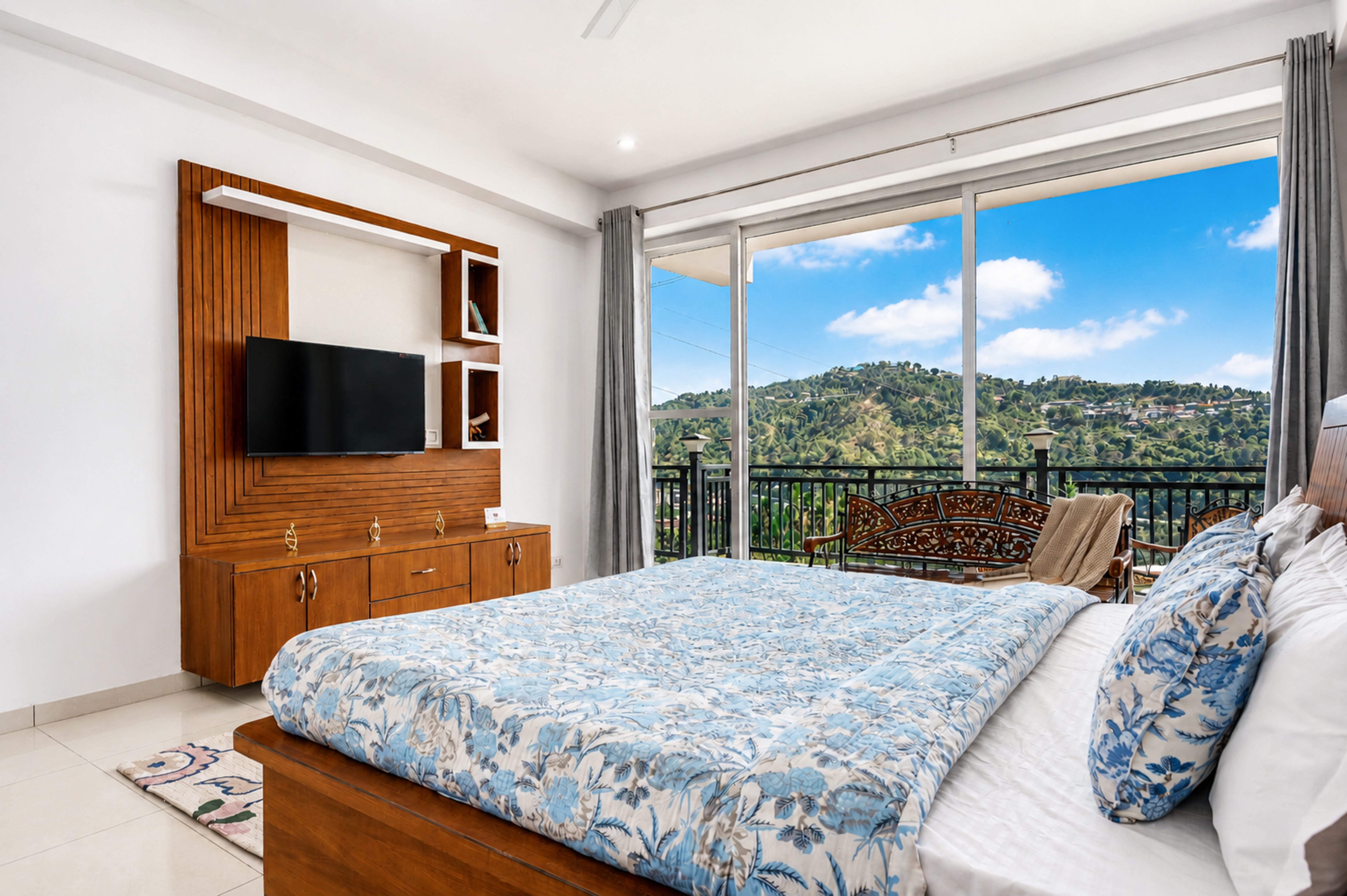Mist & Manor Cedar | Pet-friendly 3-BHK Apartment with Shared Game Zone, Outdoor Seating & Scenic Views — photo 29