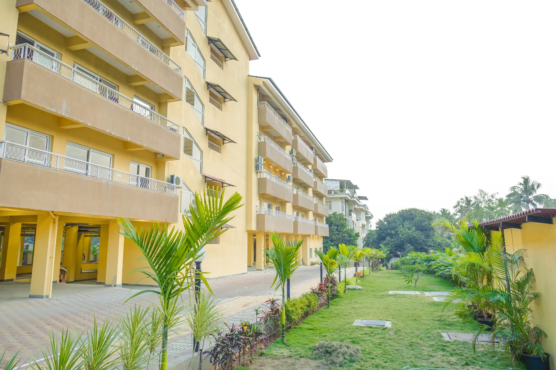 Veera Marina | Charming 2-BHK Apt With Common Pools, Clubhouse & Lift — photo 15