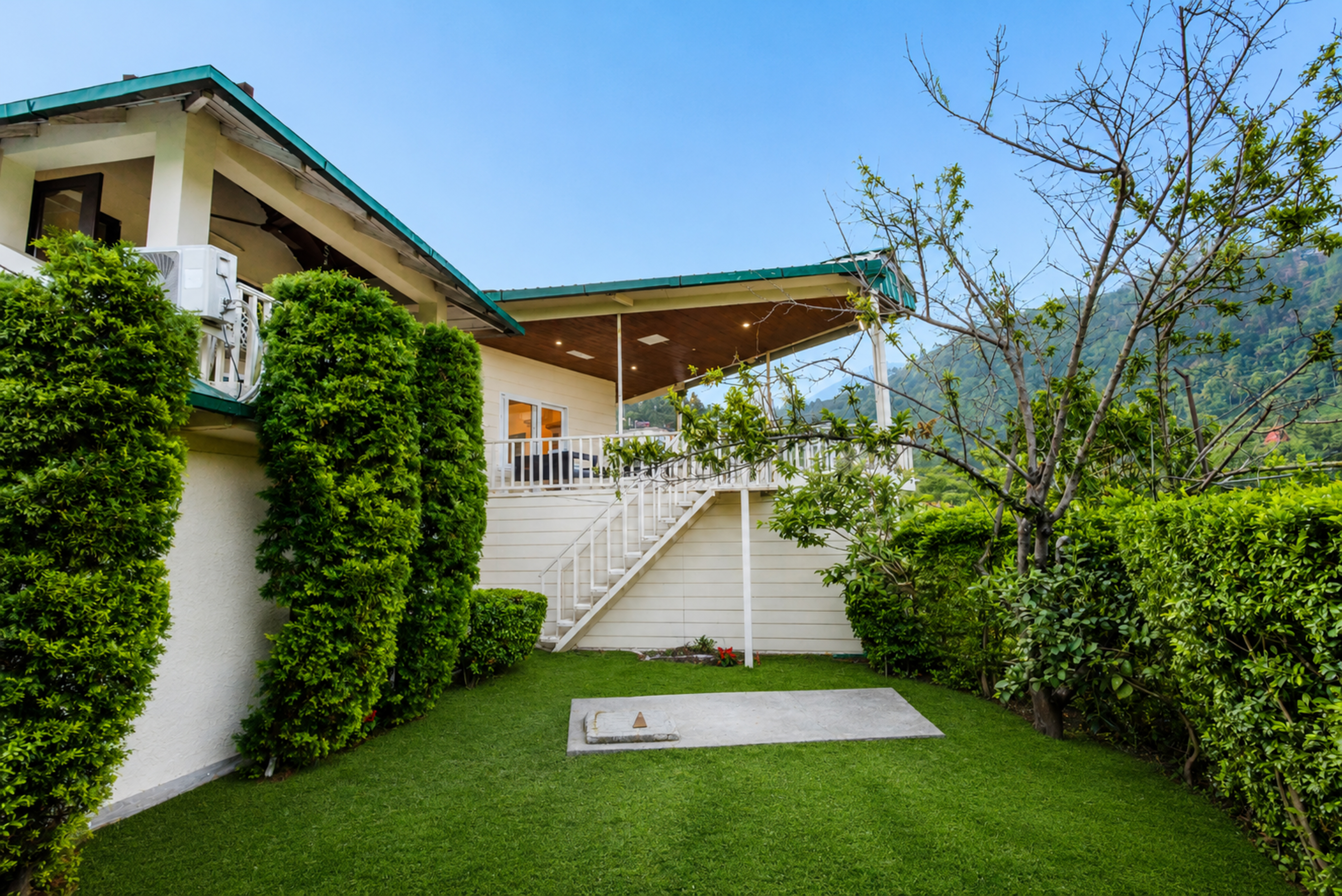 Karinya Villas Fern| Scenic Hill View 1-BHK Villa With Sit Out , Shared Gazebo and Garden — photo 2