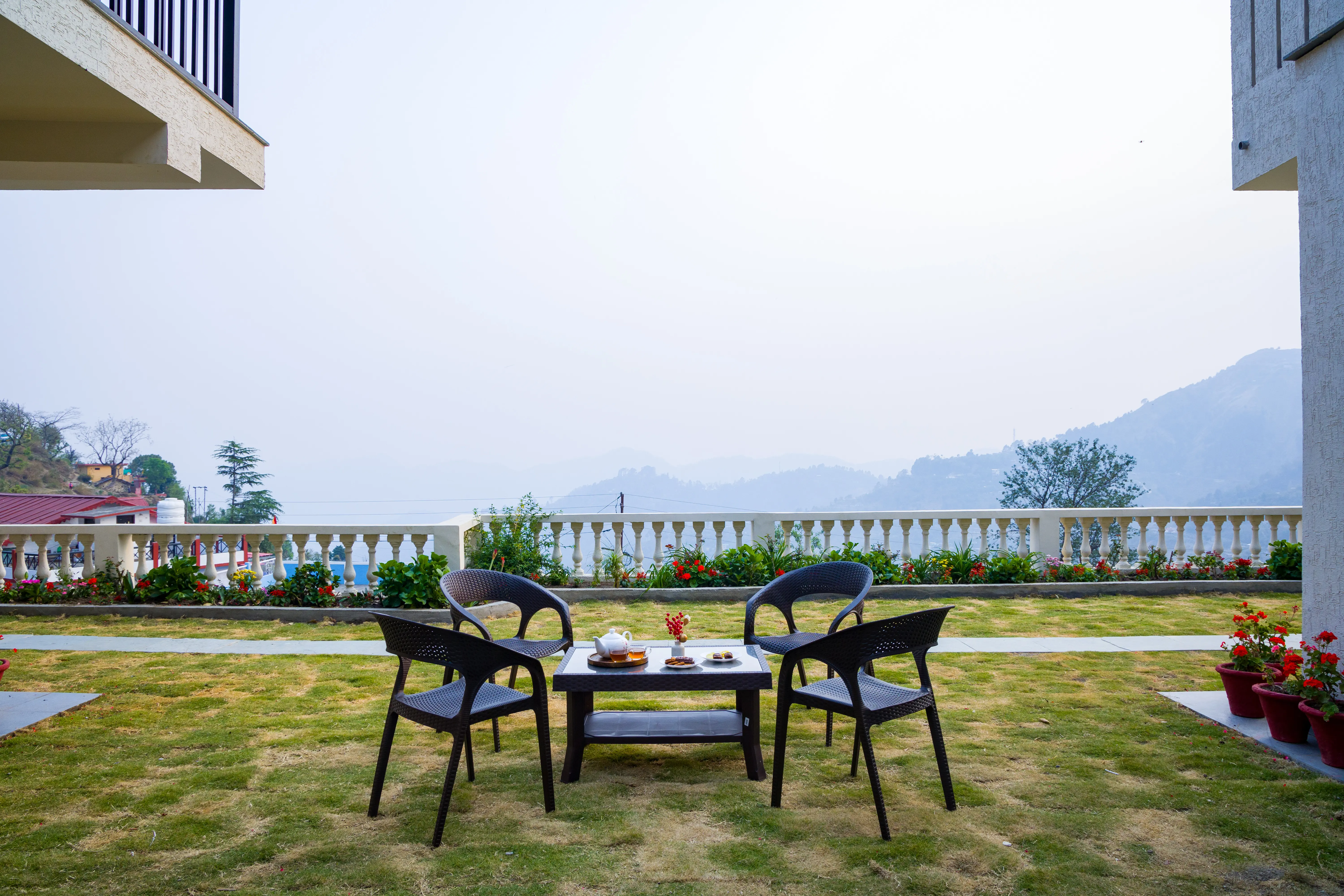 Twin Chalets | 4-BHK Pet-friendly Escape With Valley-facing lawn, Terrace & 2 Living Rooms — photo 2