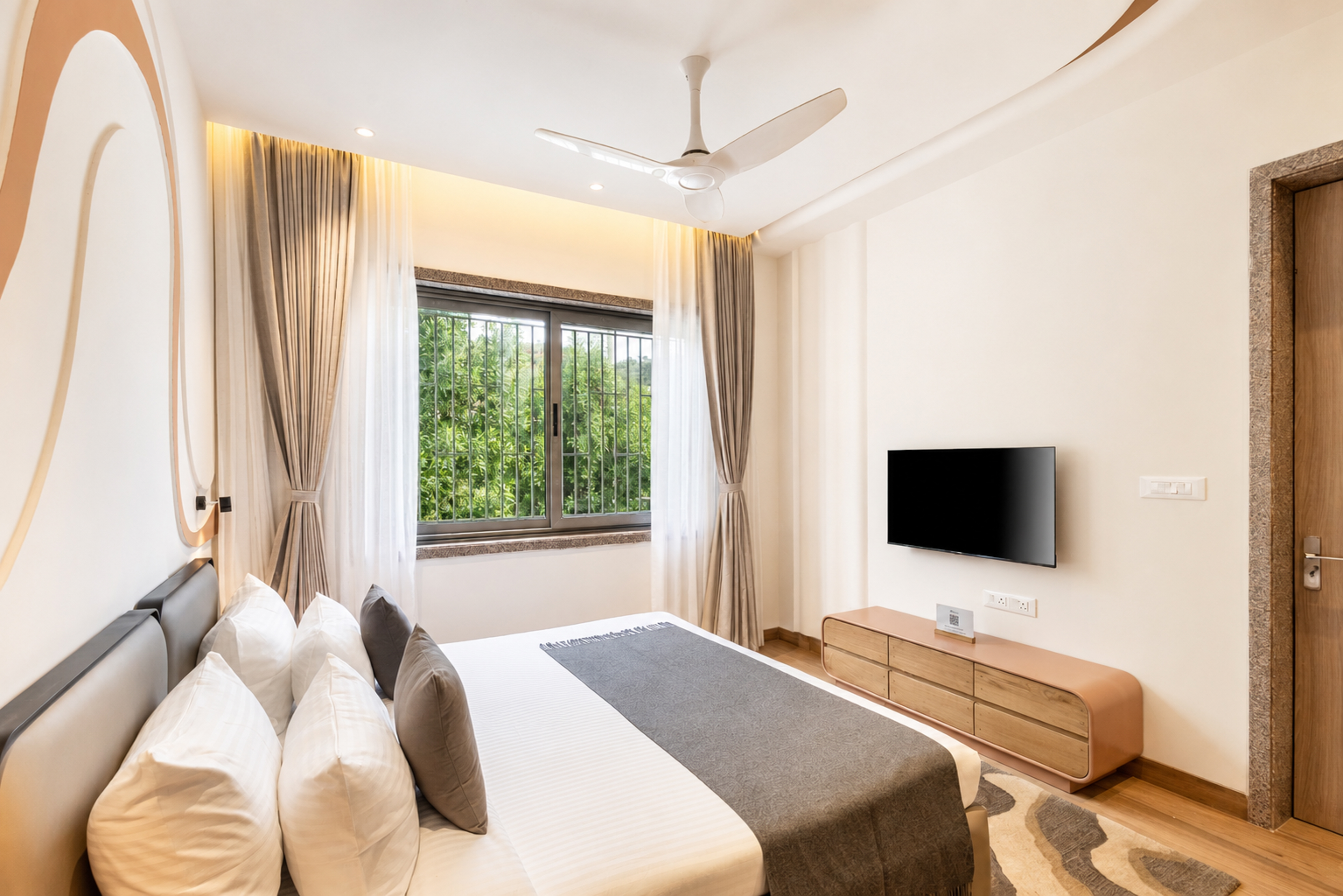 Shourya Aravalli | 4 BHK Villa with Private Pool, Garden Sit-Out & Aravalli Hill Views — photo 12