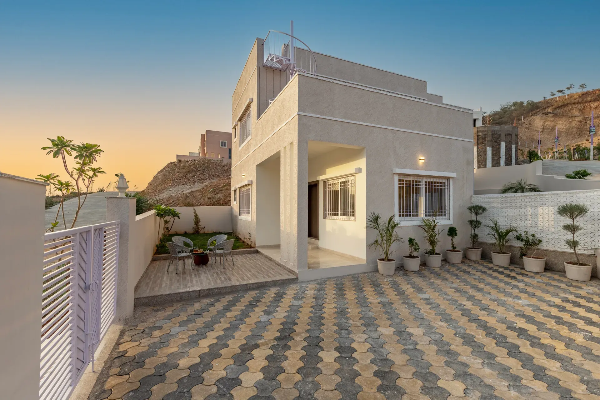 Shourya Zenna | 3-BHK | Pvt Pool & Garden | Terrace | Scenic Views — photo 30